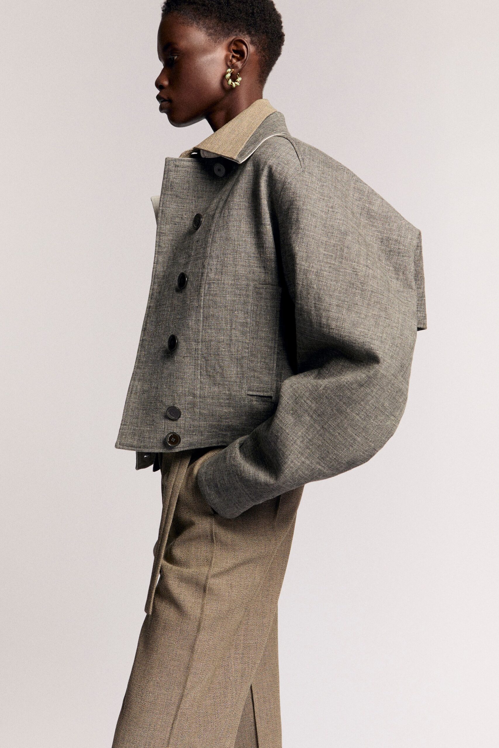 gray wool long-sleeve collared oversized buttoned jacket