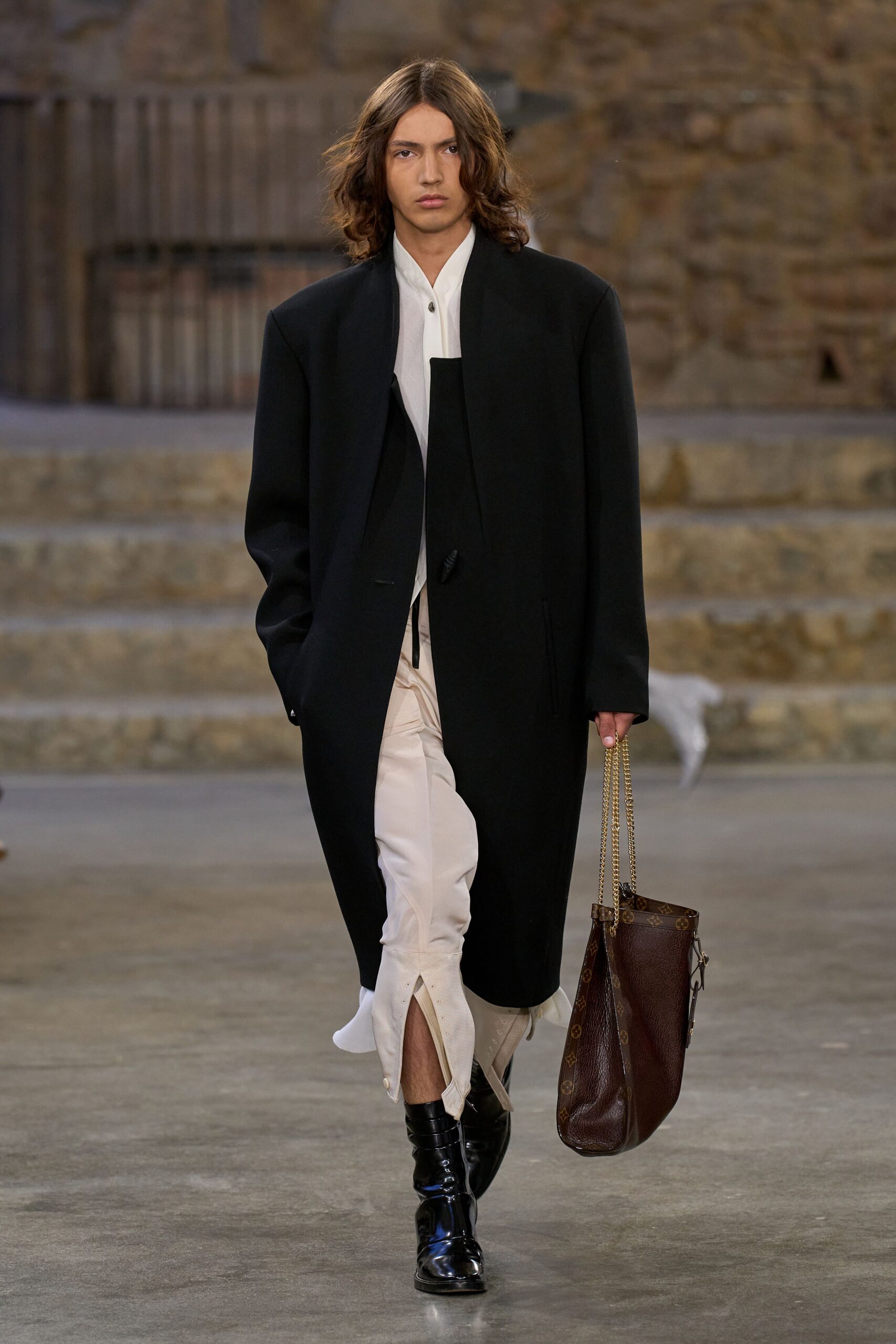 beige cotton slit relaxed pants