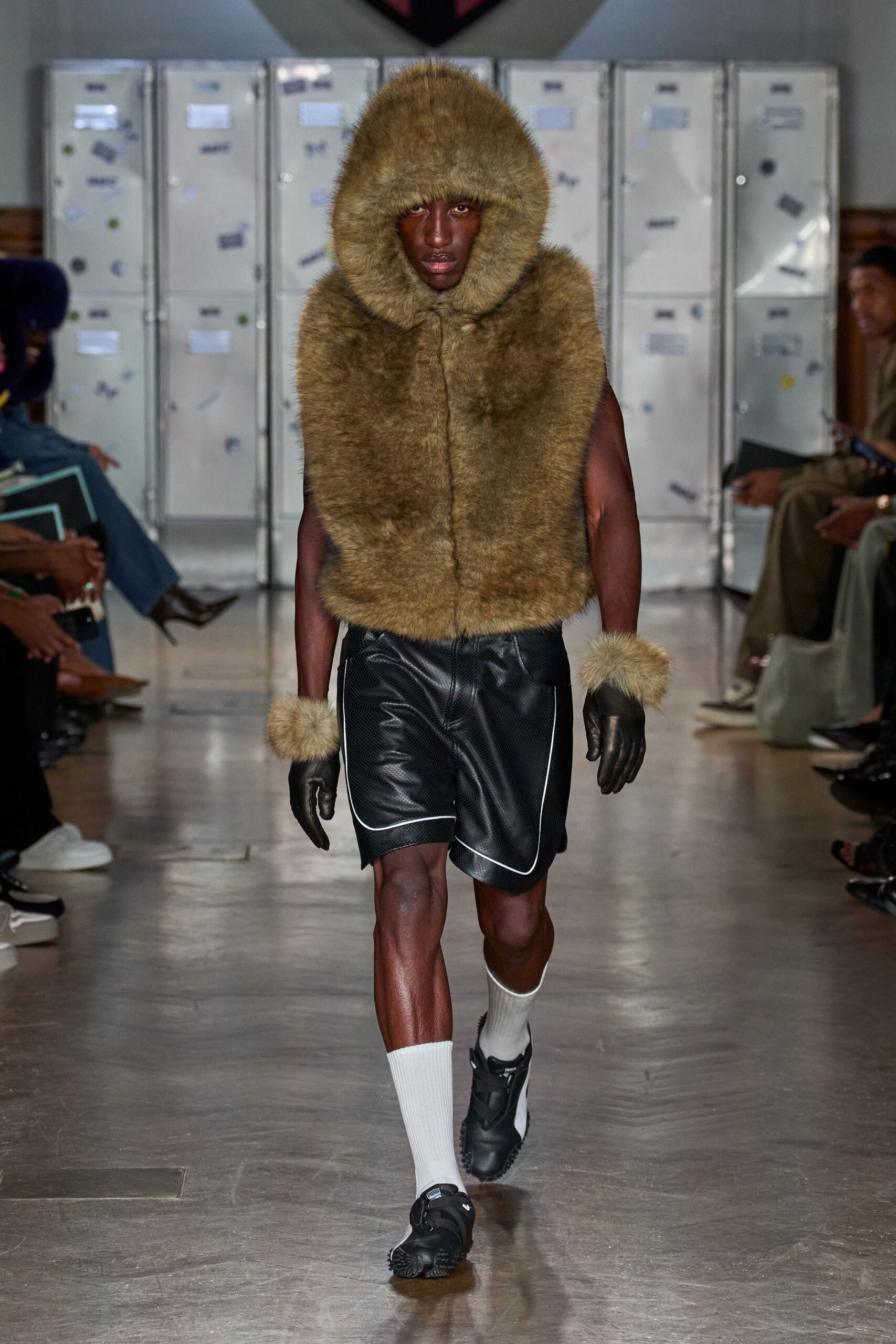 brown fur sleeveless hooded fitted vest