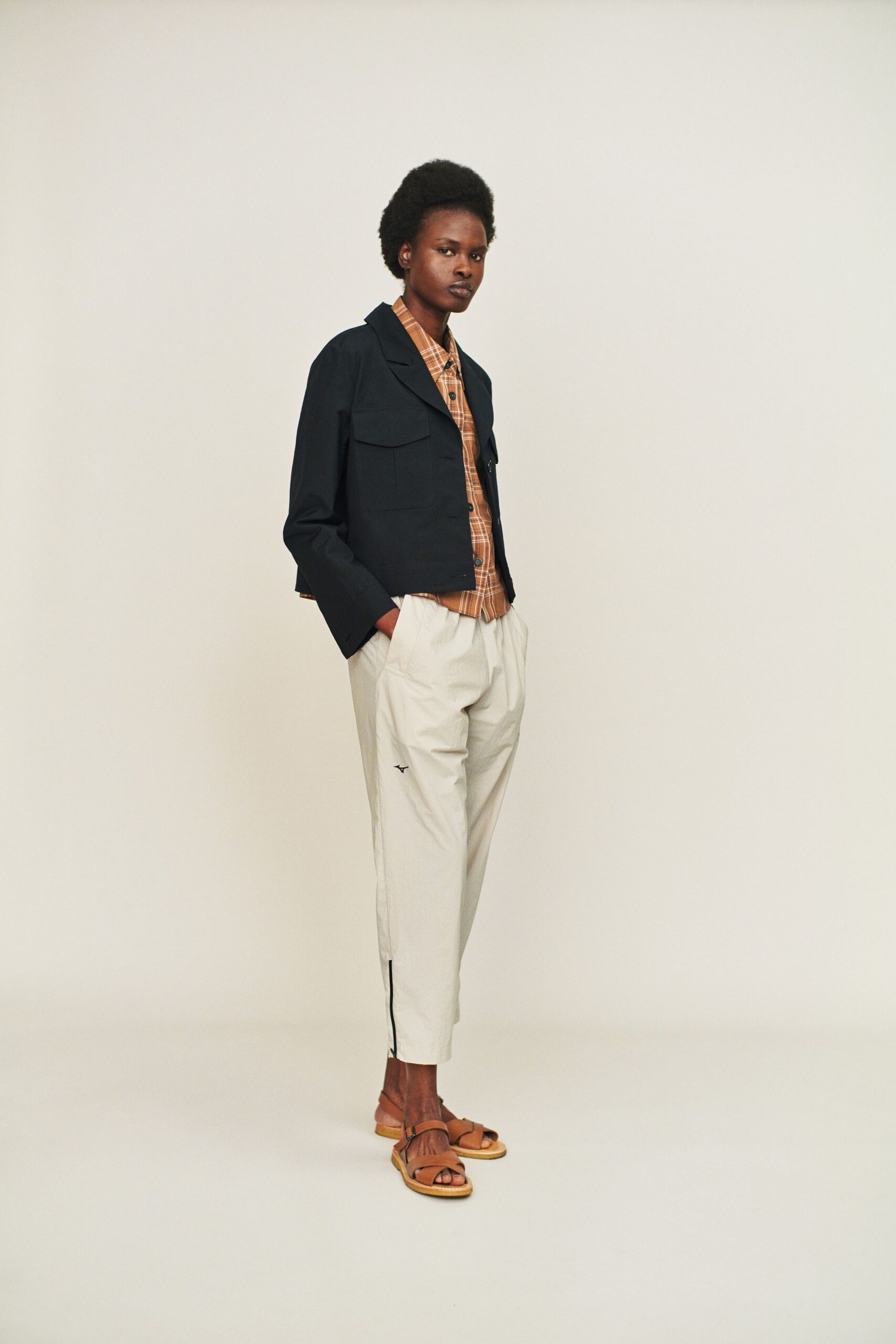 white cotton relaxed zippered pants