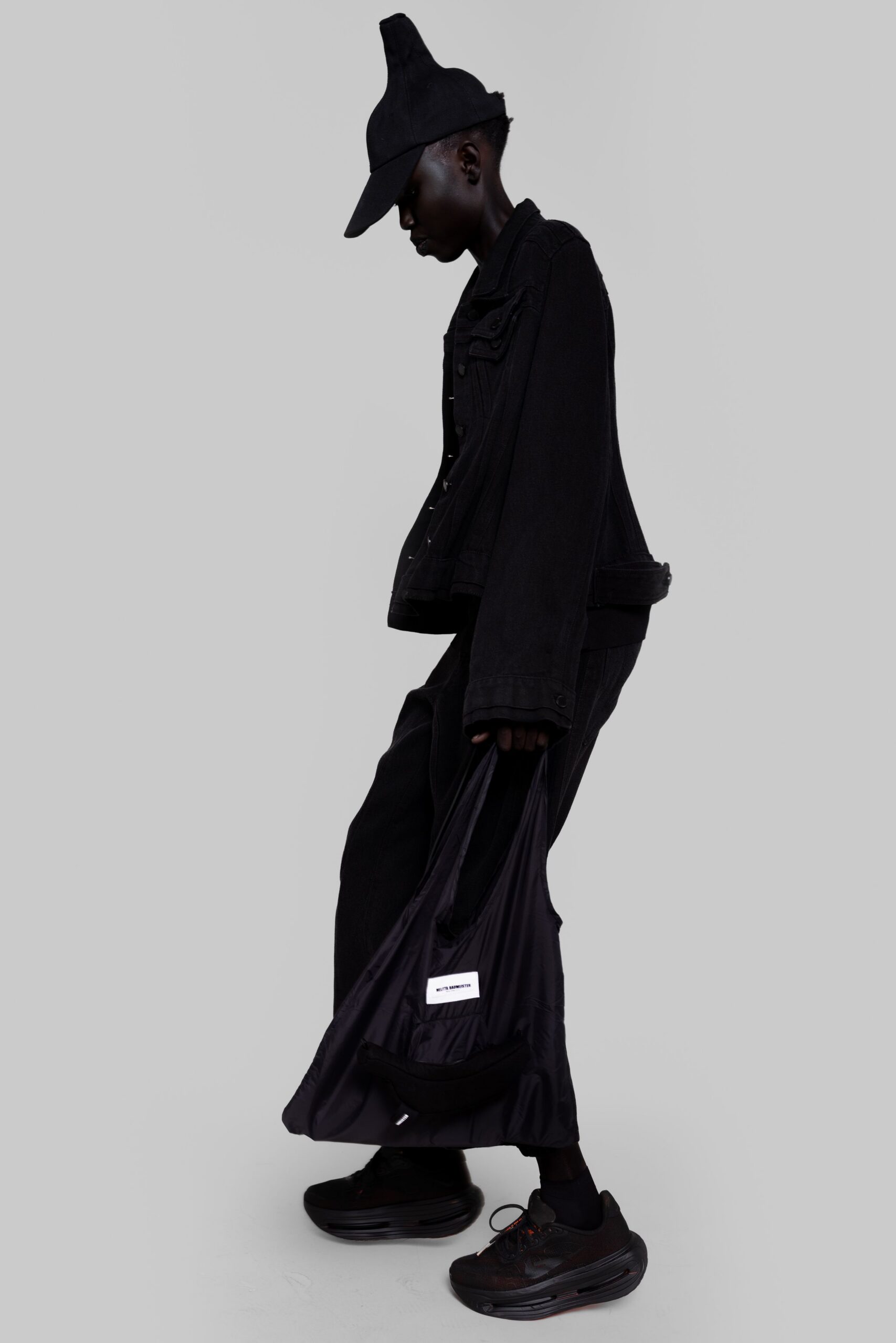 black denim long-sleeve collared relaxed buttoned jacket