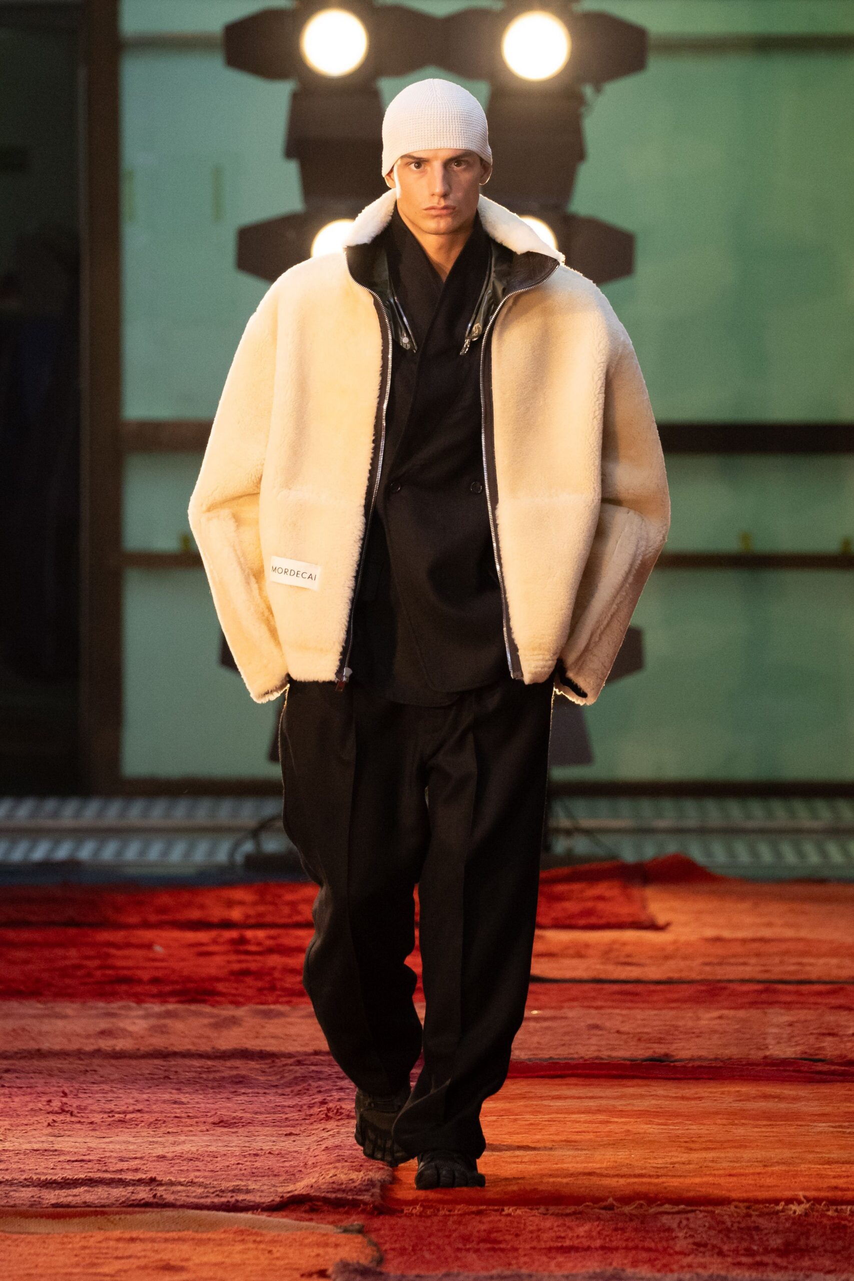 white faux-fur long-sleeve collared relaxed jacket