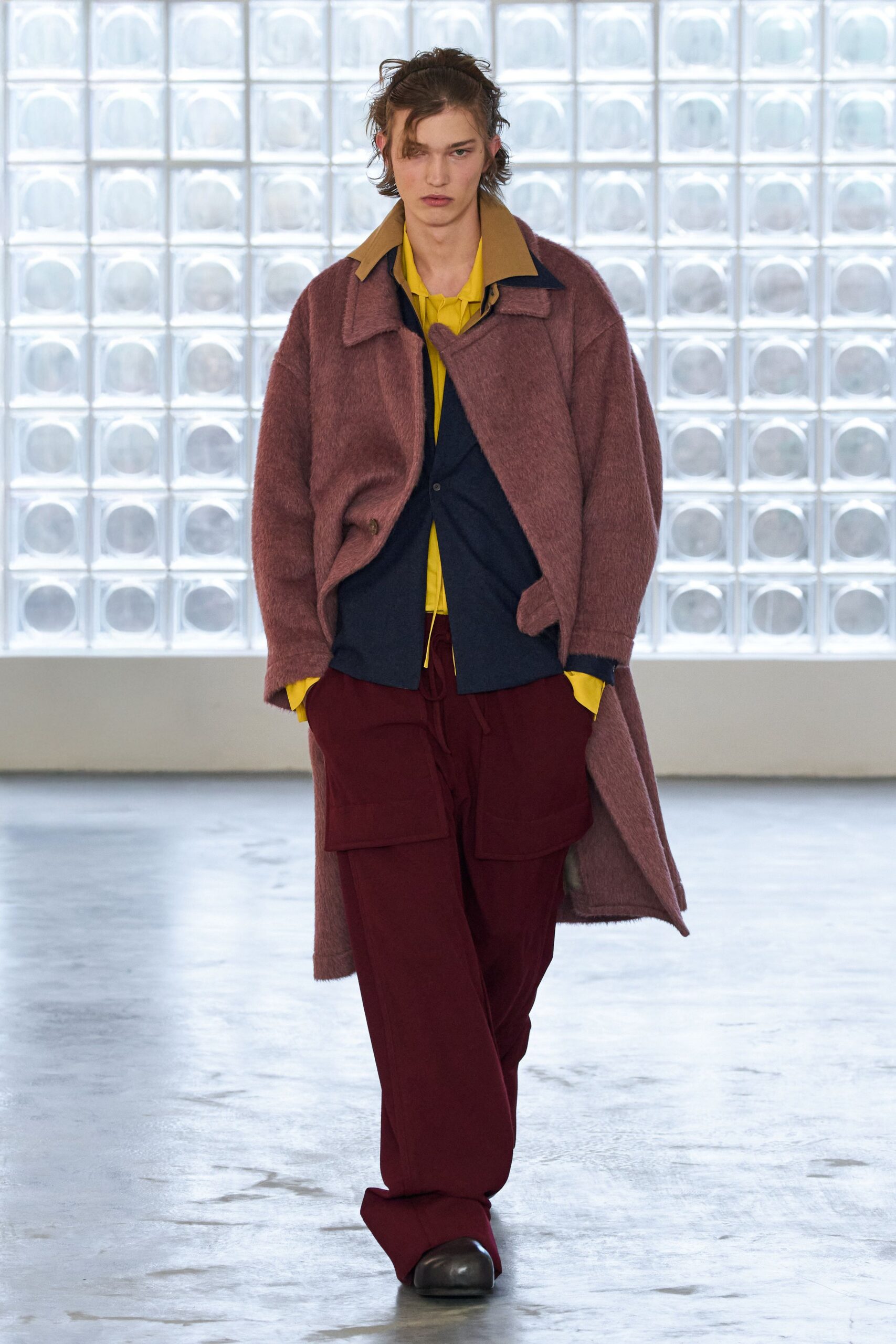 pink wool long-sleeve collared relaxed buttoned coat