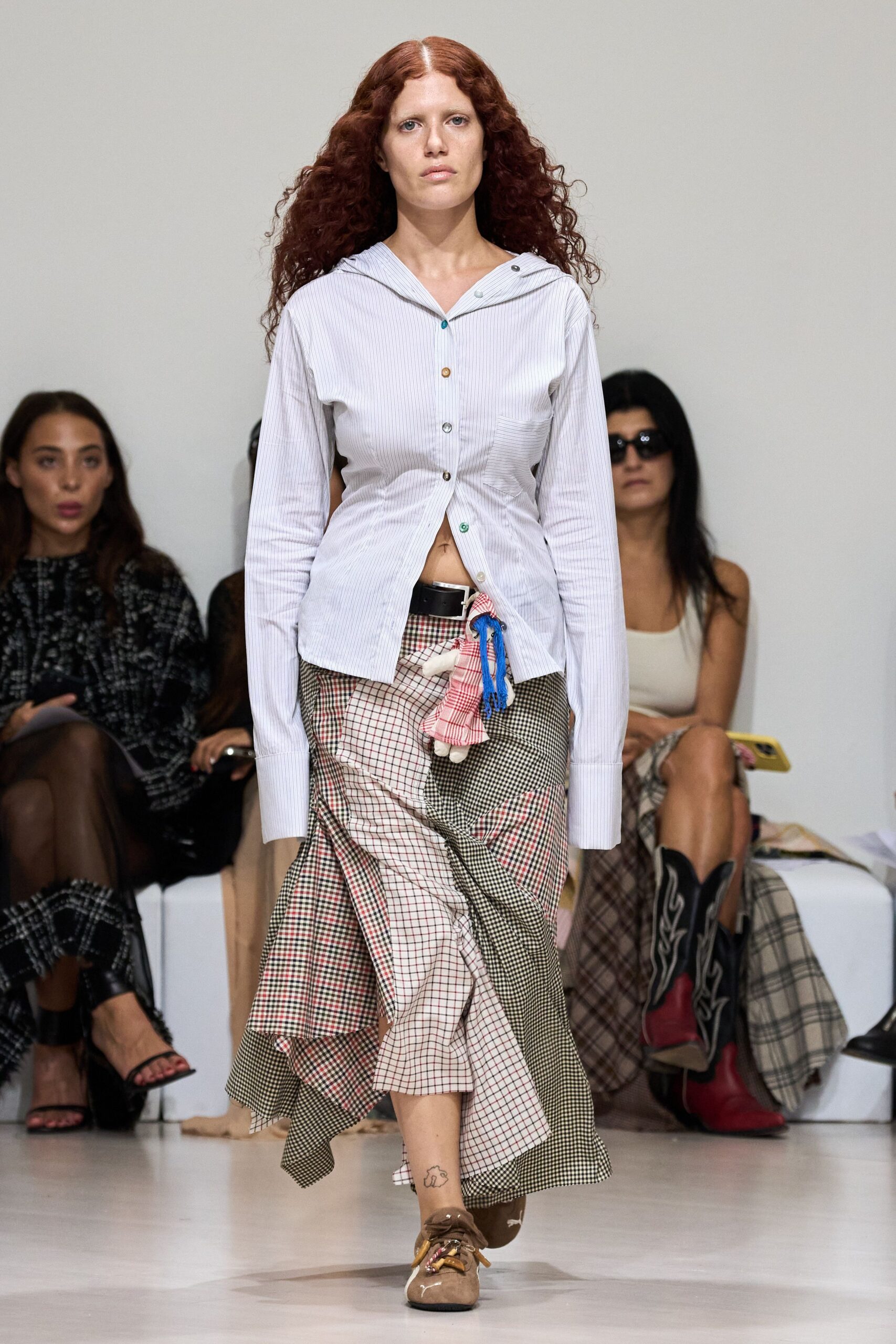 relaxed shirt with asymmetric skirt