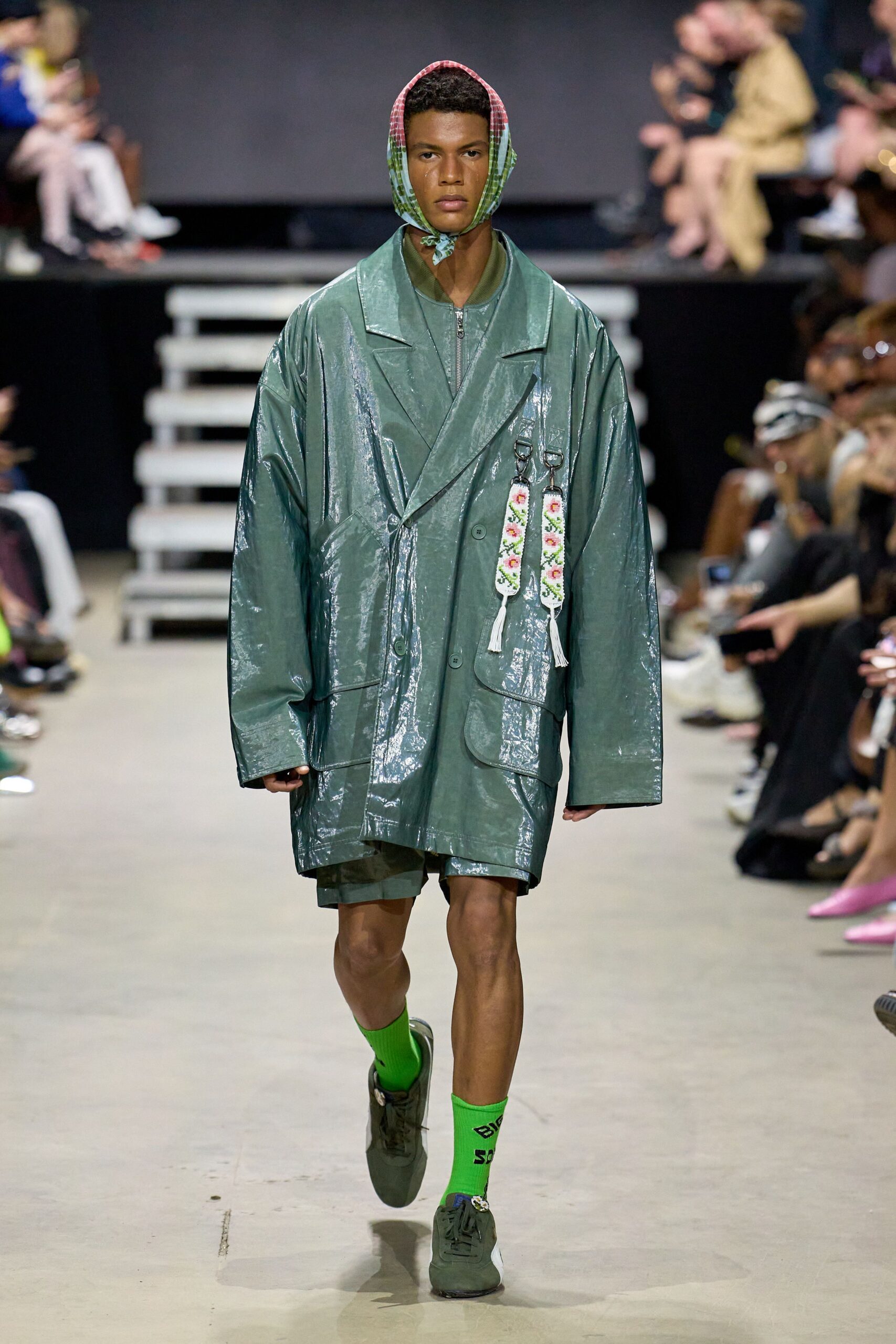 green vinyl long-sleeve collared oversized zippered shiny jacket