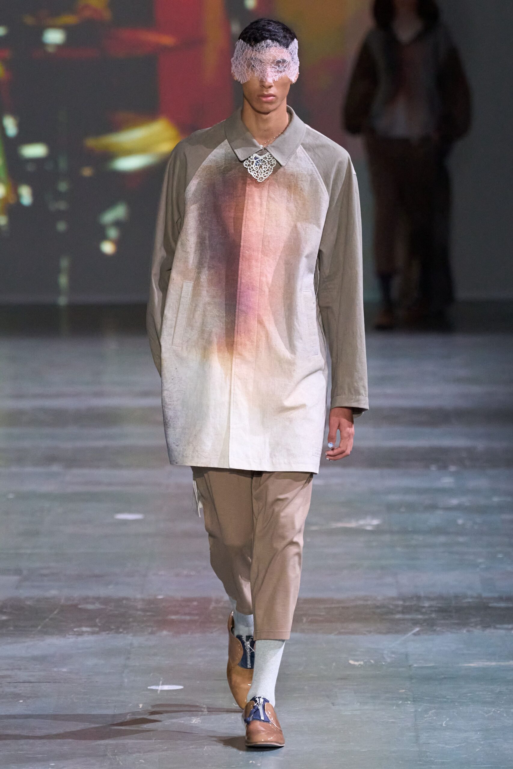 beige cotton long-sleeve collared relaxed printed coat