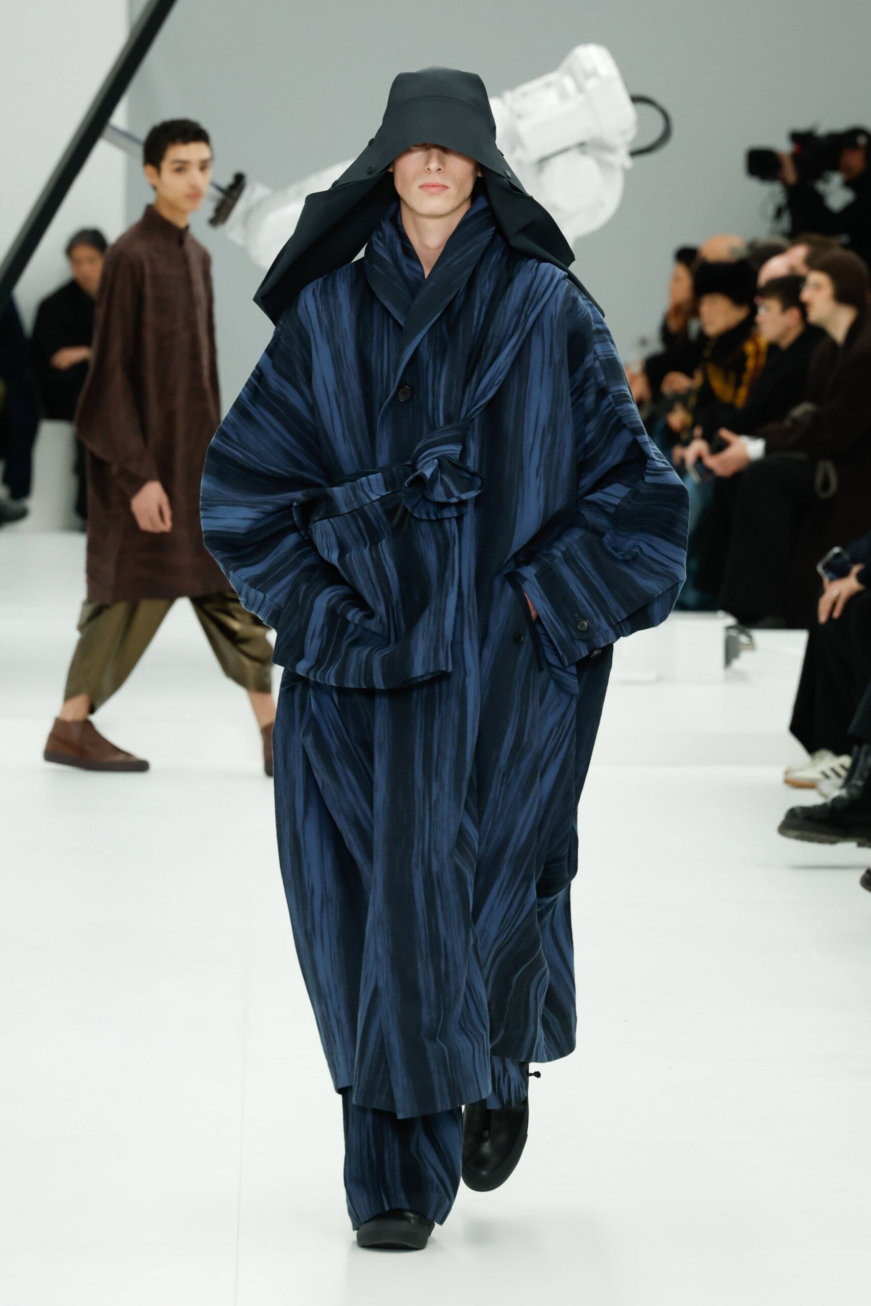 blue cotton long-sleeve collared oversized draped coat