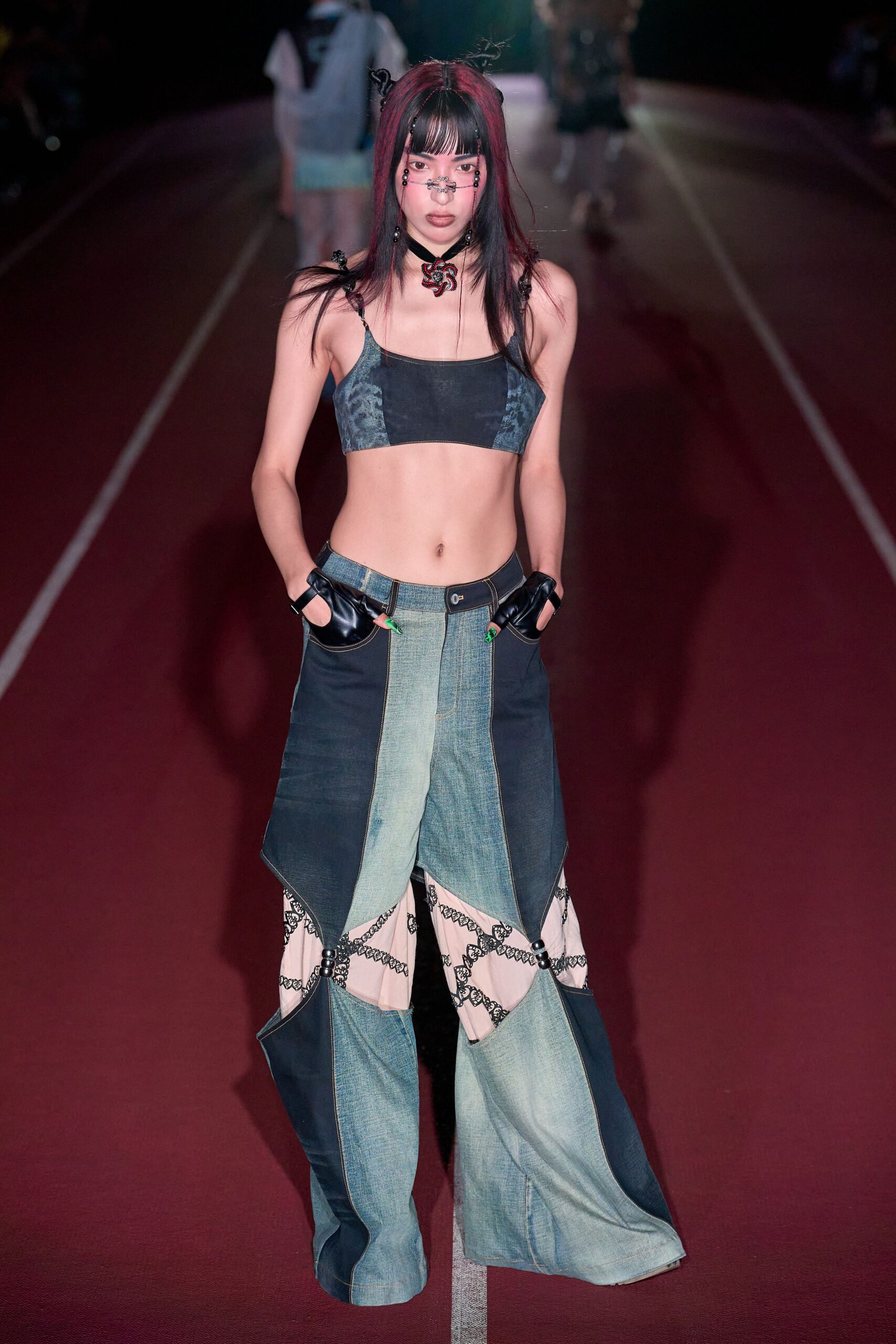 black denim sleeveless fitted short crop-top