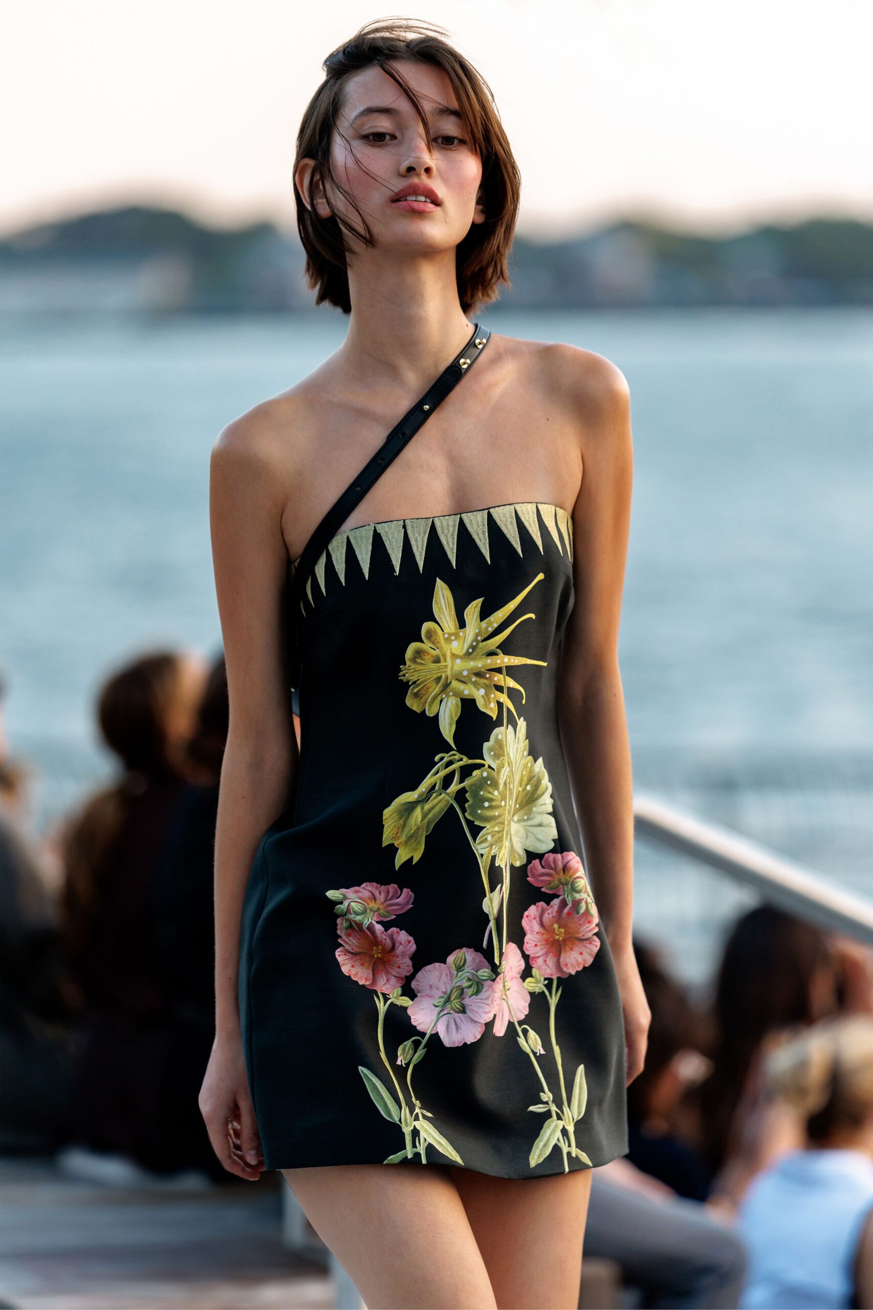 black fitted sleeveless dress