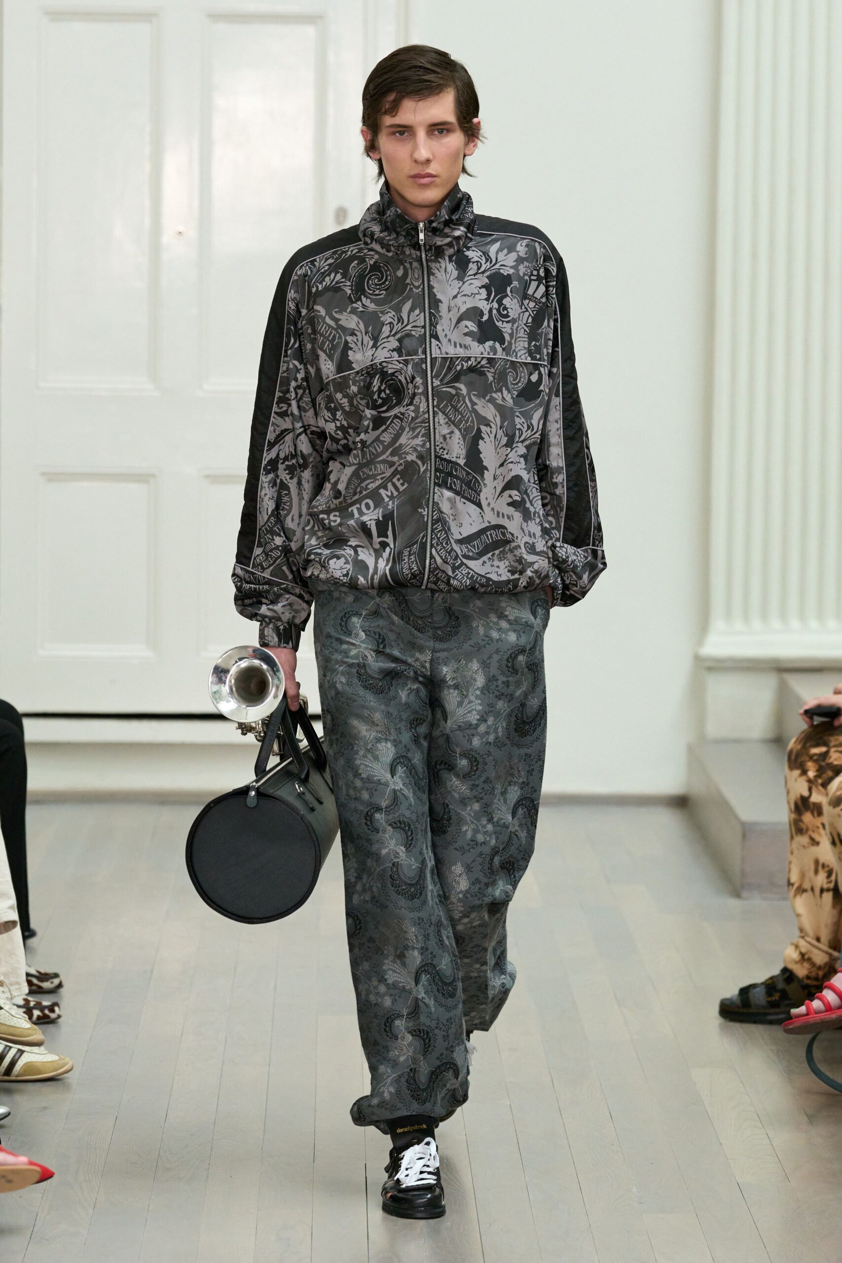 black cotton long-sleeve collared relaxed printed jacket