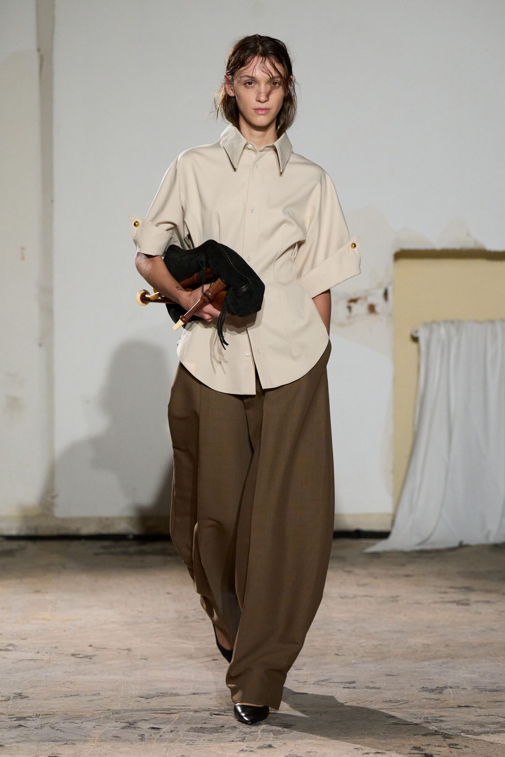 beige shirt brown wide-leg pants