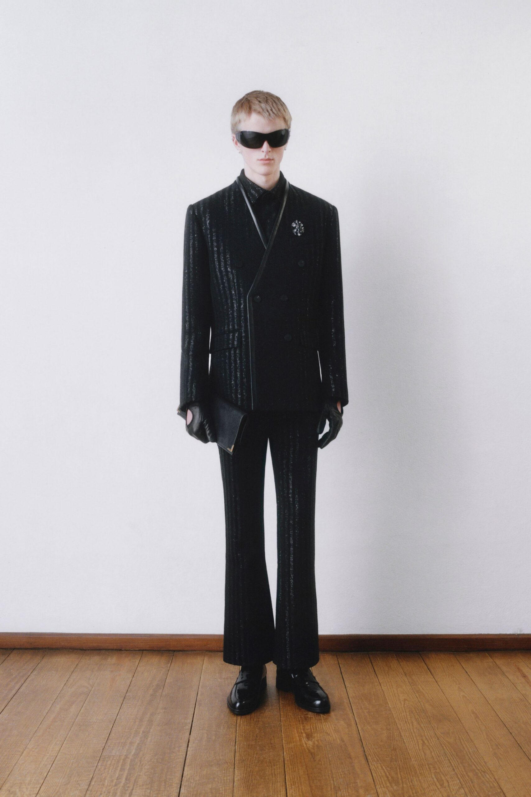 black silk long-sleeve collared tailored pleated shiny suit