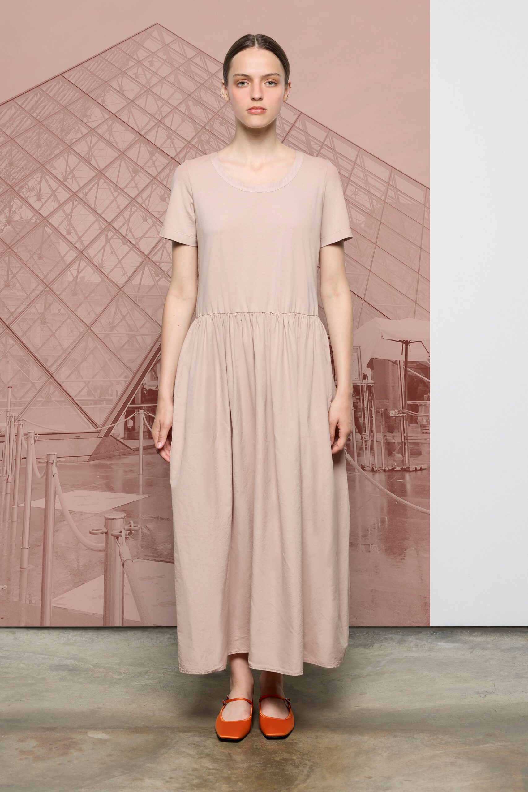 pink maxi dress with orange shoes