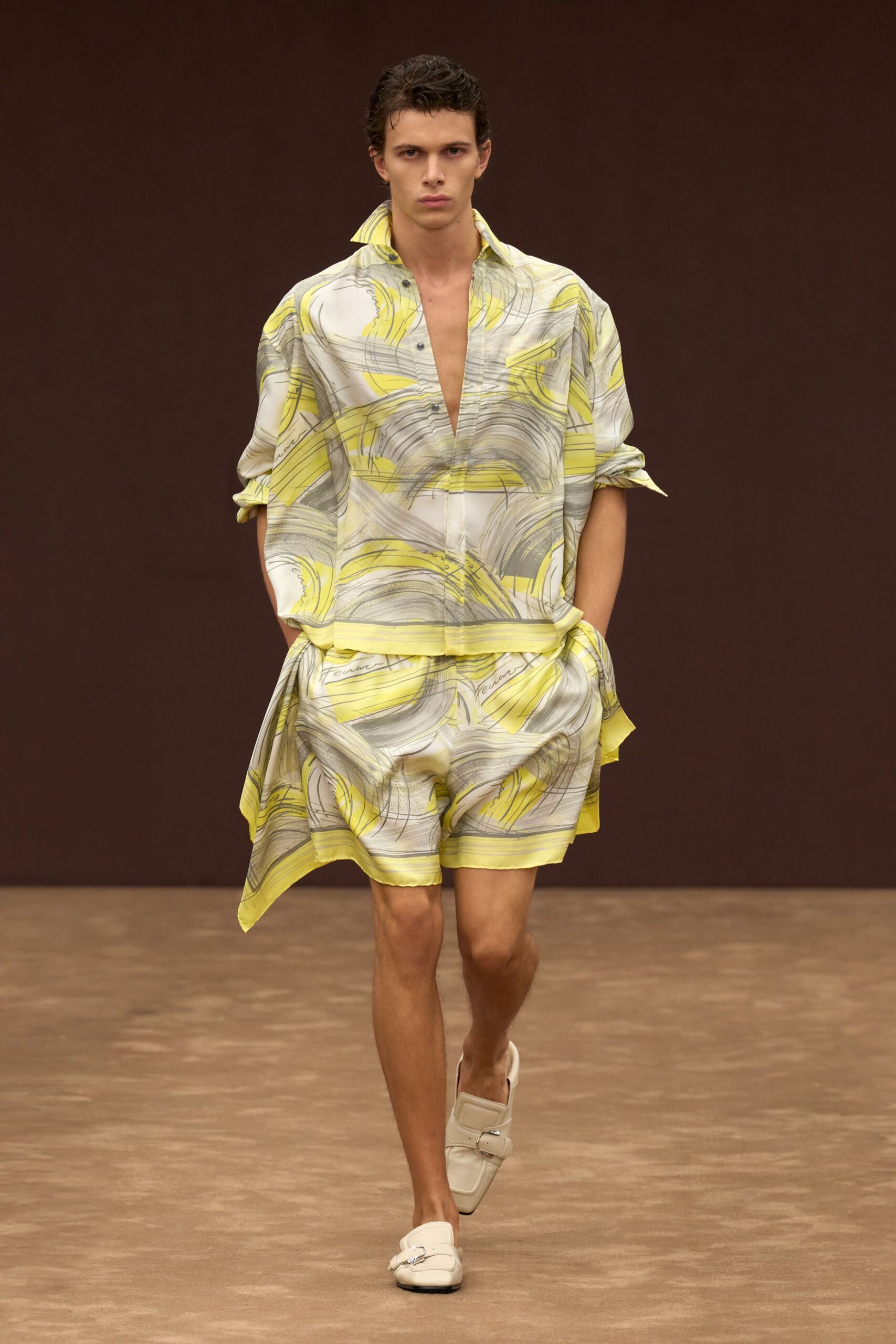 yellow cotton short-sleeve v-neck relaxed printed shirt