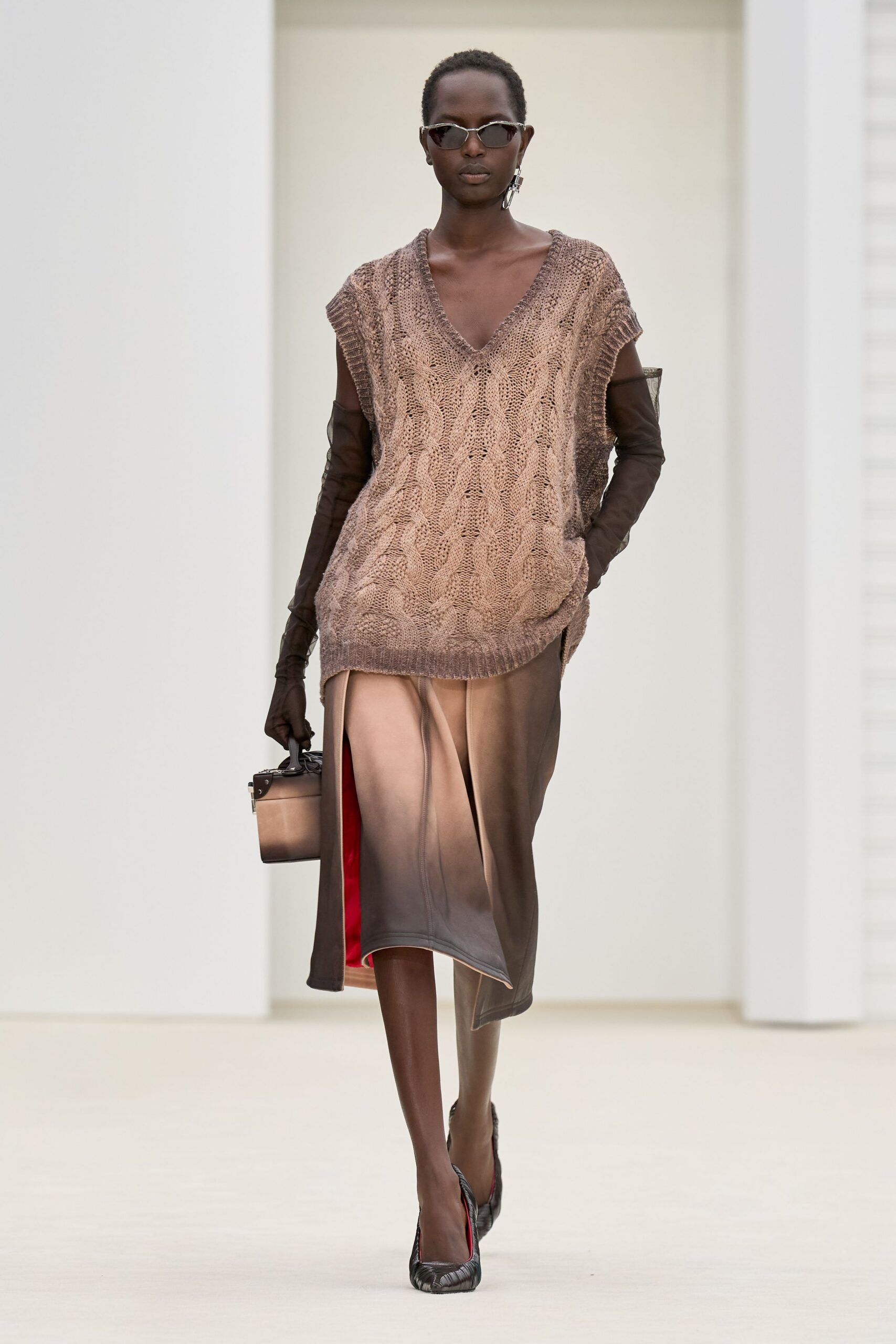 brown knit short-sleeve v-neck relaxed textured top