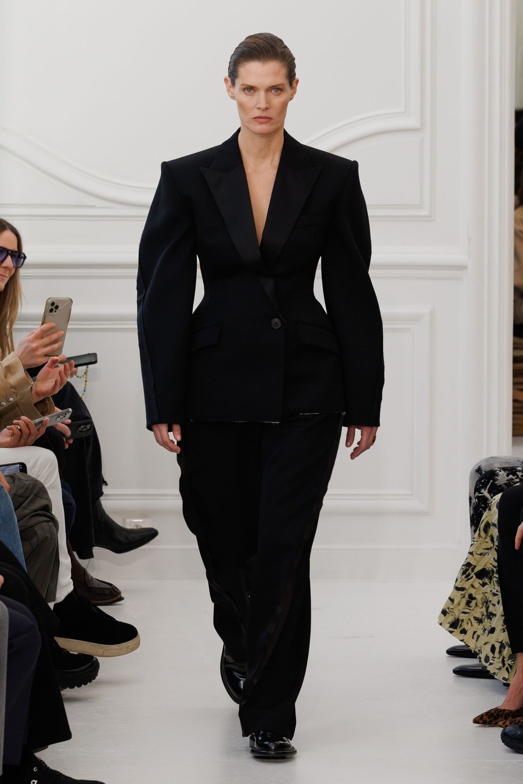 black wool long-sleeve v-neck structured buttoned blazer