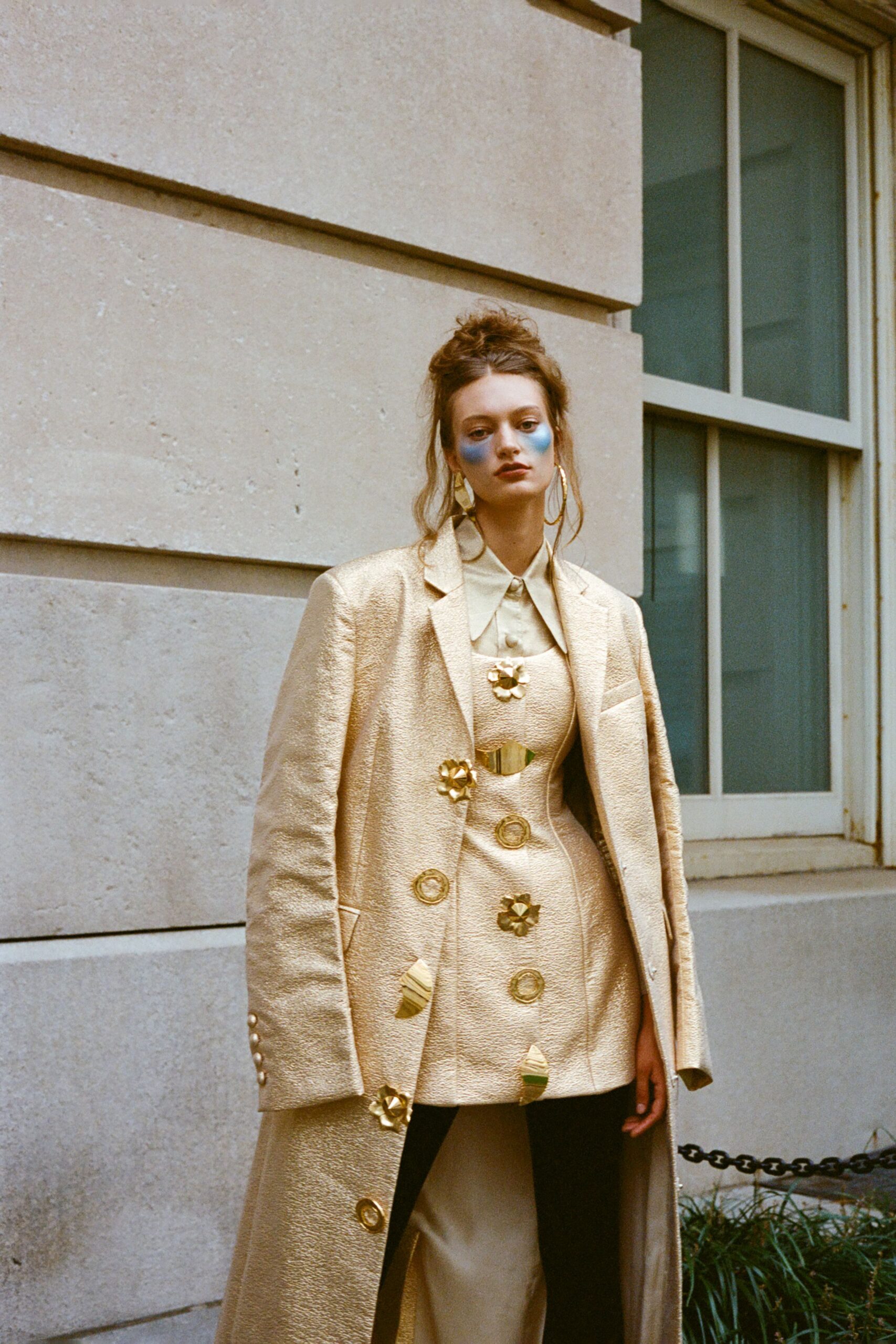 gold silk long-sleeve collared fitted buttoned embellished blazer