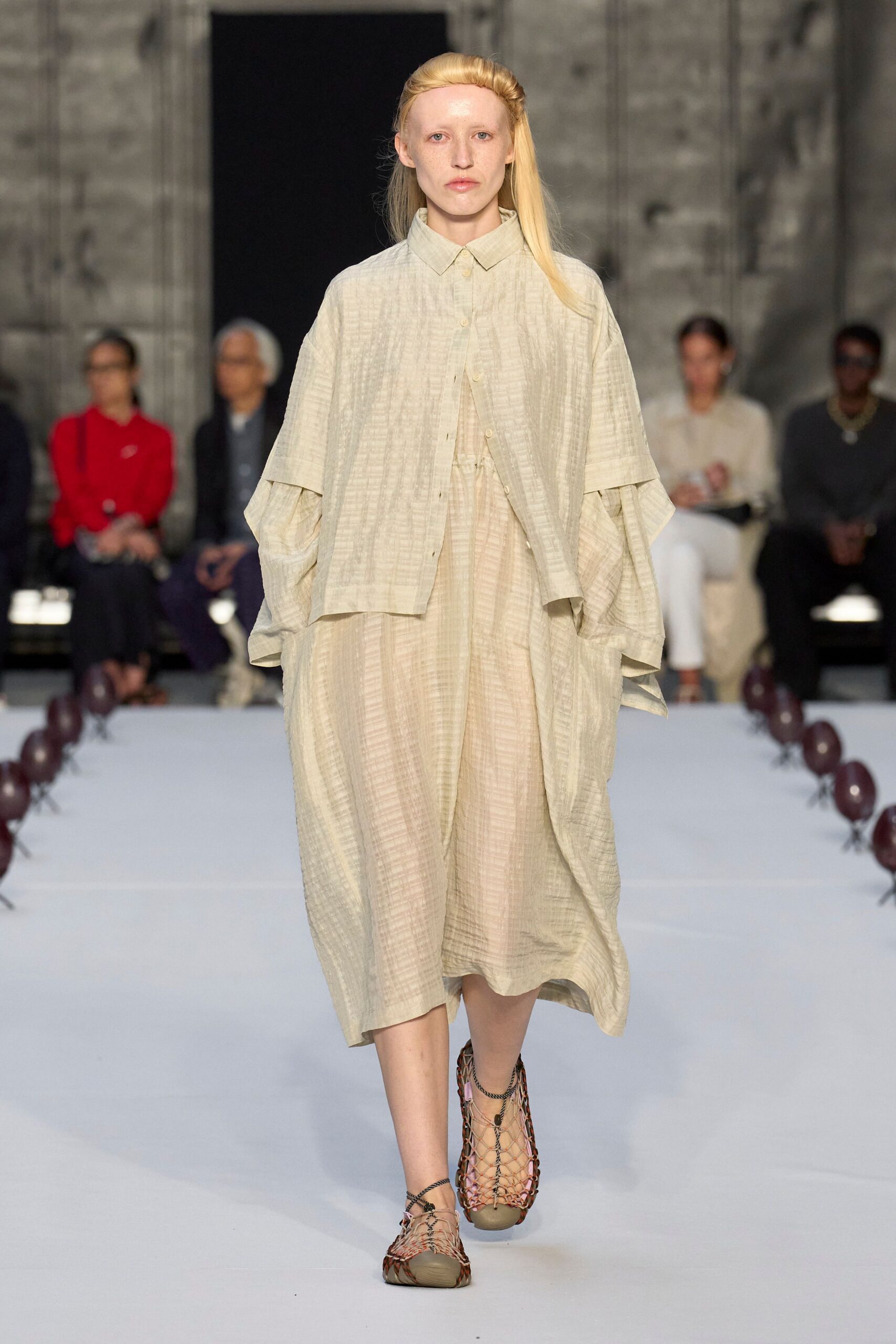 beige relaxed midi dress with brown shoes