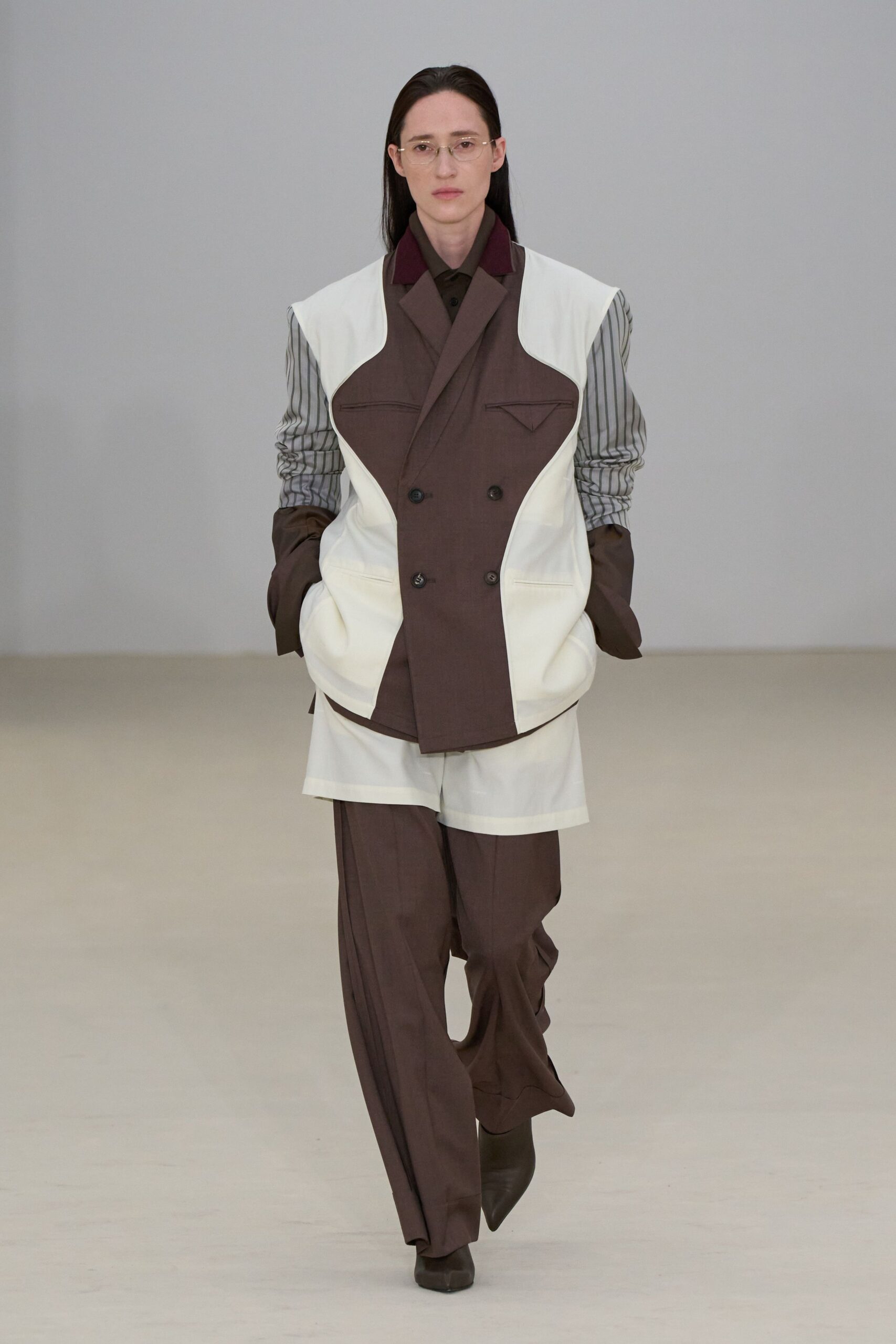 brown cotton long-sleeve collared structured color-blocked blazer