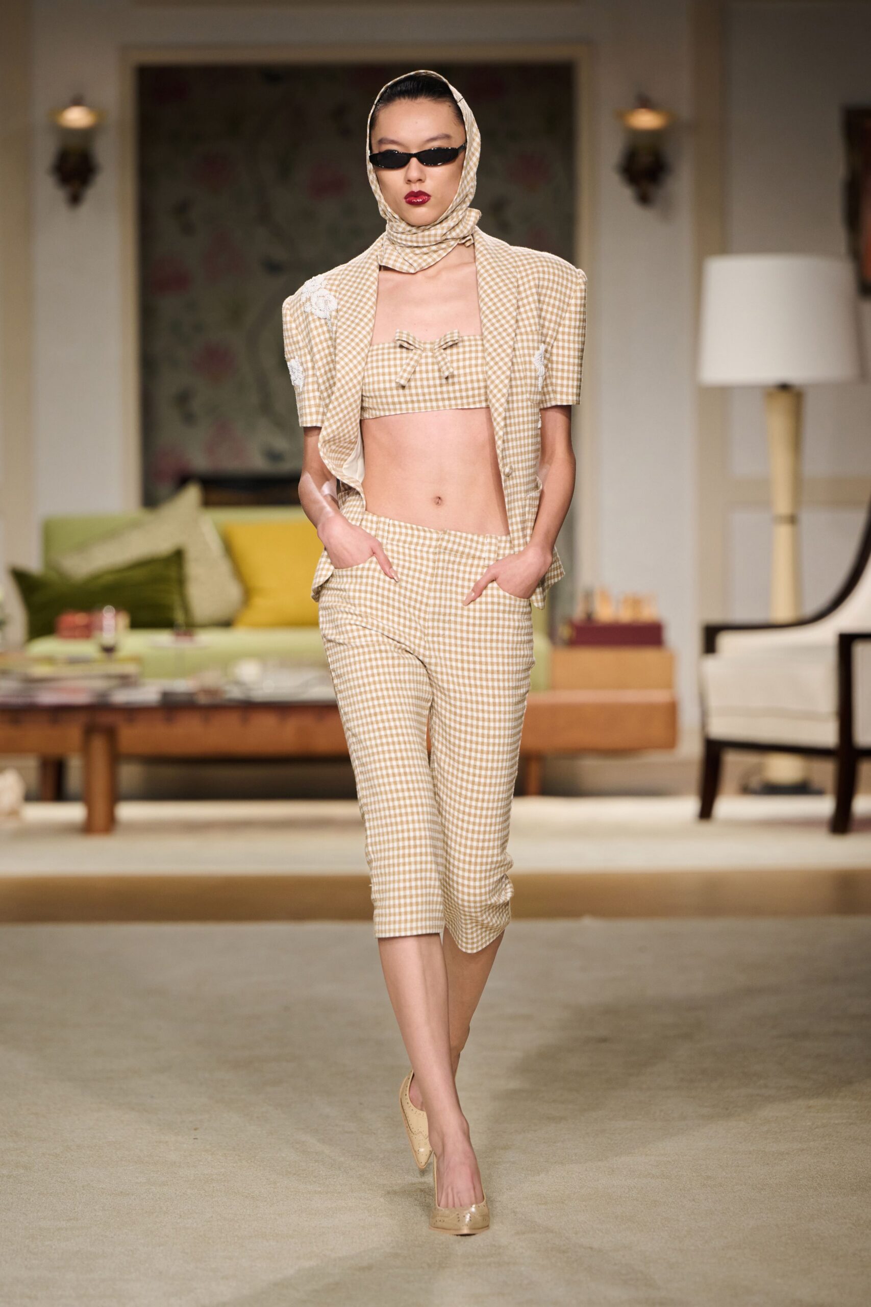 beige cotton fitted checked cropped pants