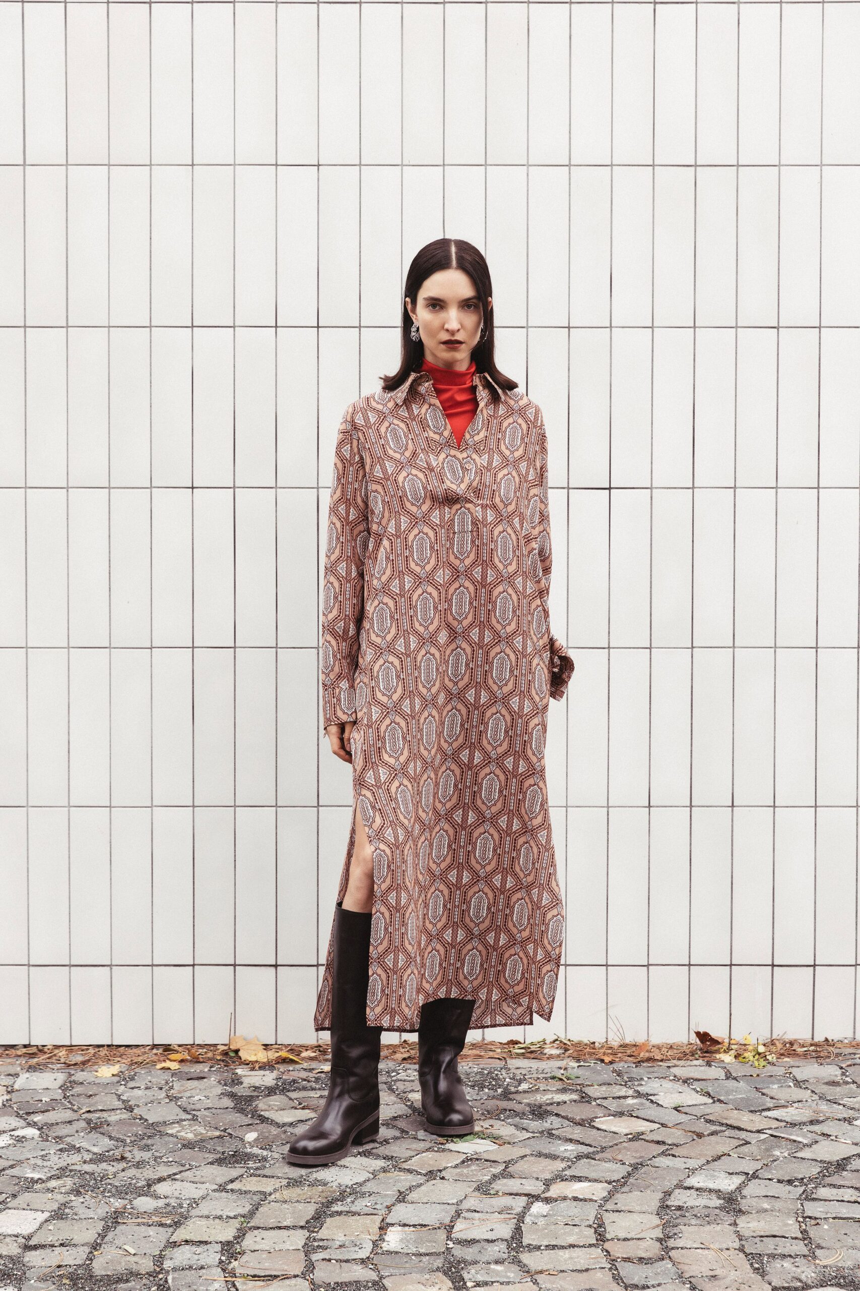 brown cotton long-sleeve collared relaxed printed midi shirt-dress