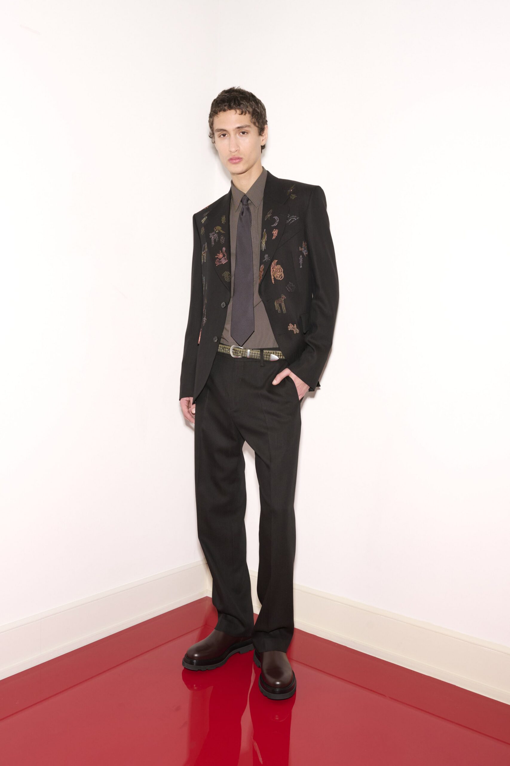 black wool long-sleeve collared tailored embroidered suit