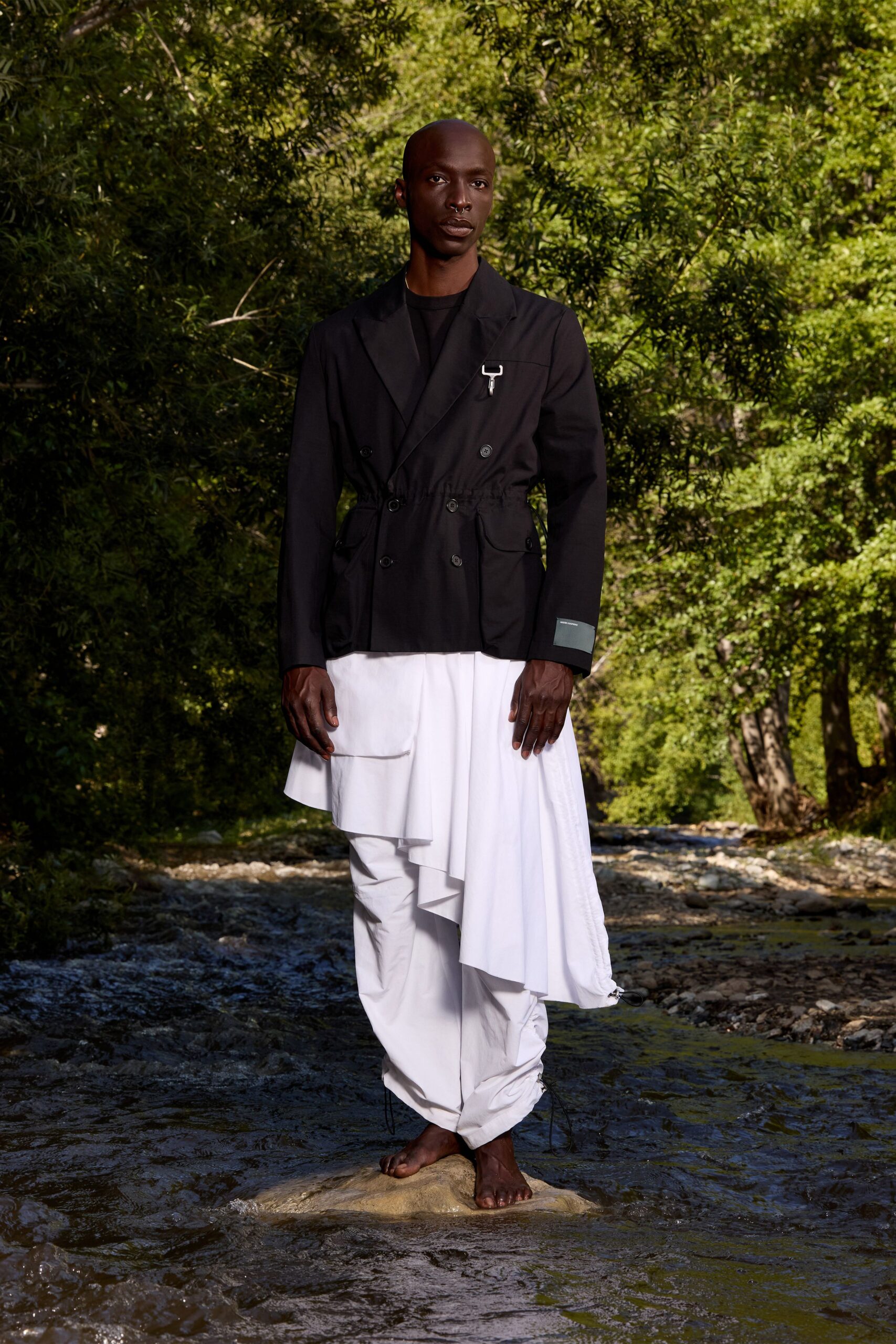 black cotton long-sleeve collared structured blazer