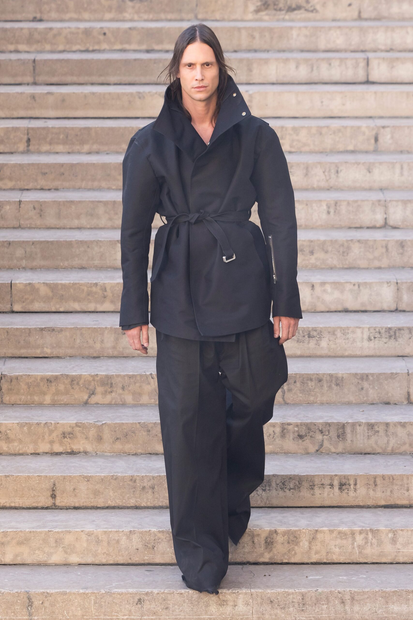 black cotton long-sleeve collared relaxed belted jacket