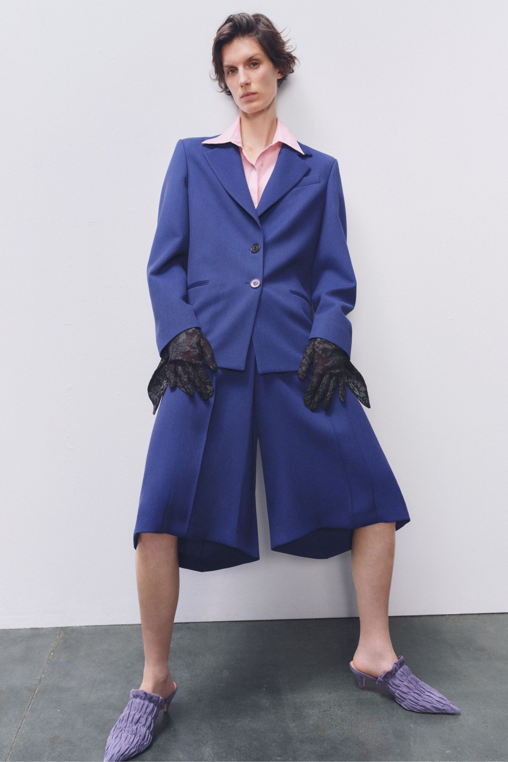 blue cotton long-sleeve collared structured buttoned blazer
