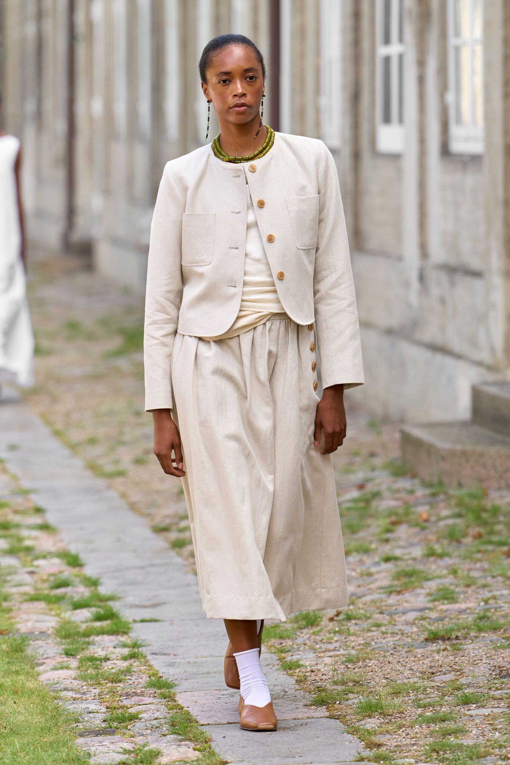 beige linen long-sleeve collared tailored buttoned jacket