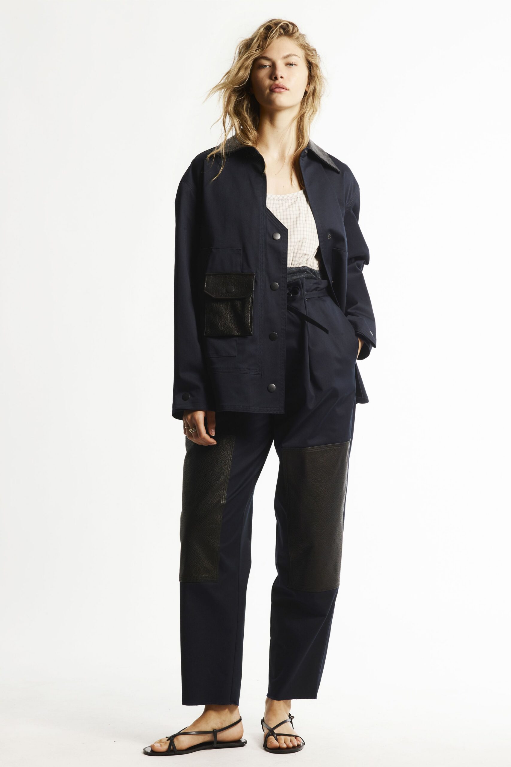 black cotton long-sleeve collared relaxed buttoned pockets jacket