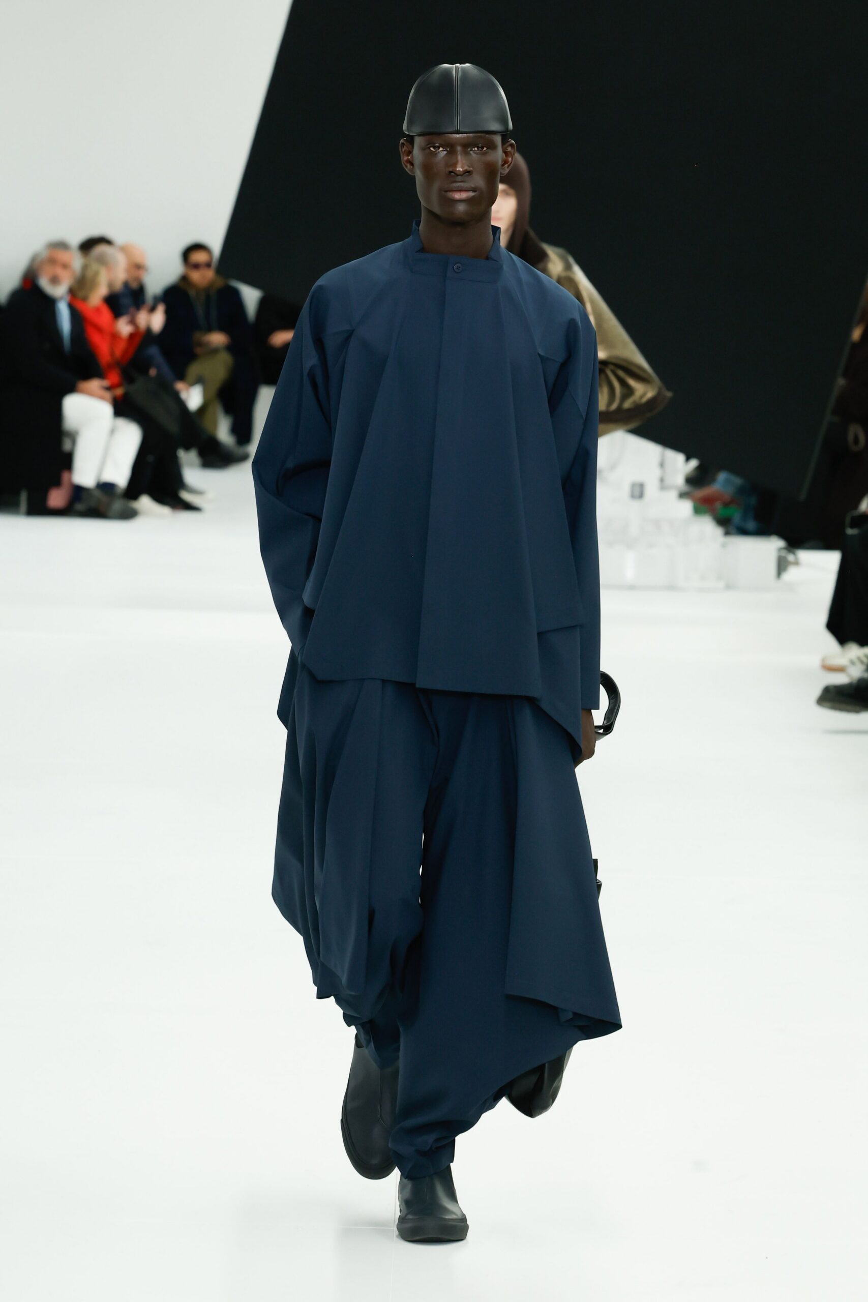 blue cotton long-sleeve collared relaxed draped top