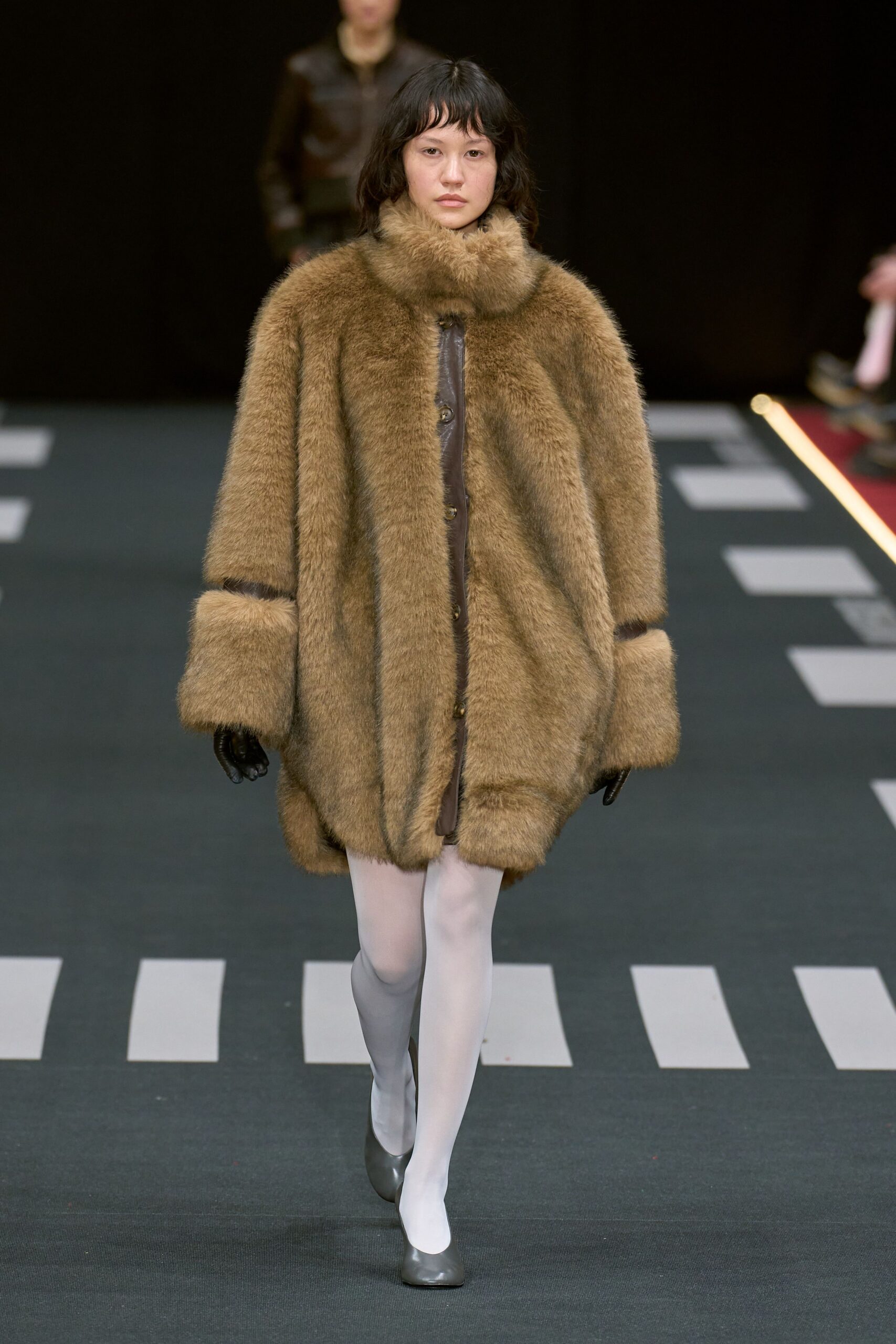 brown fur long-sleeve collared relaxed coat