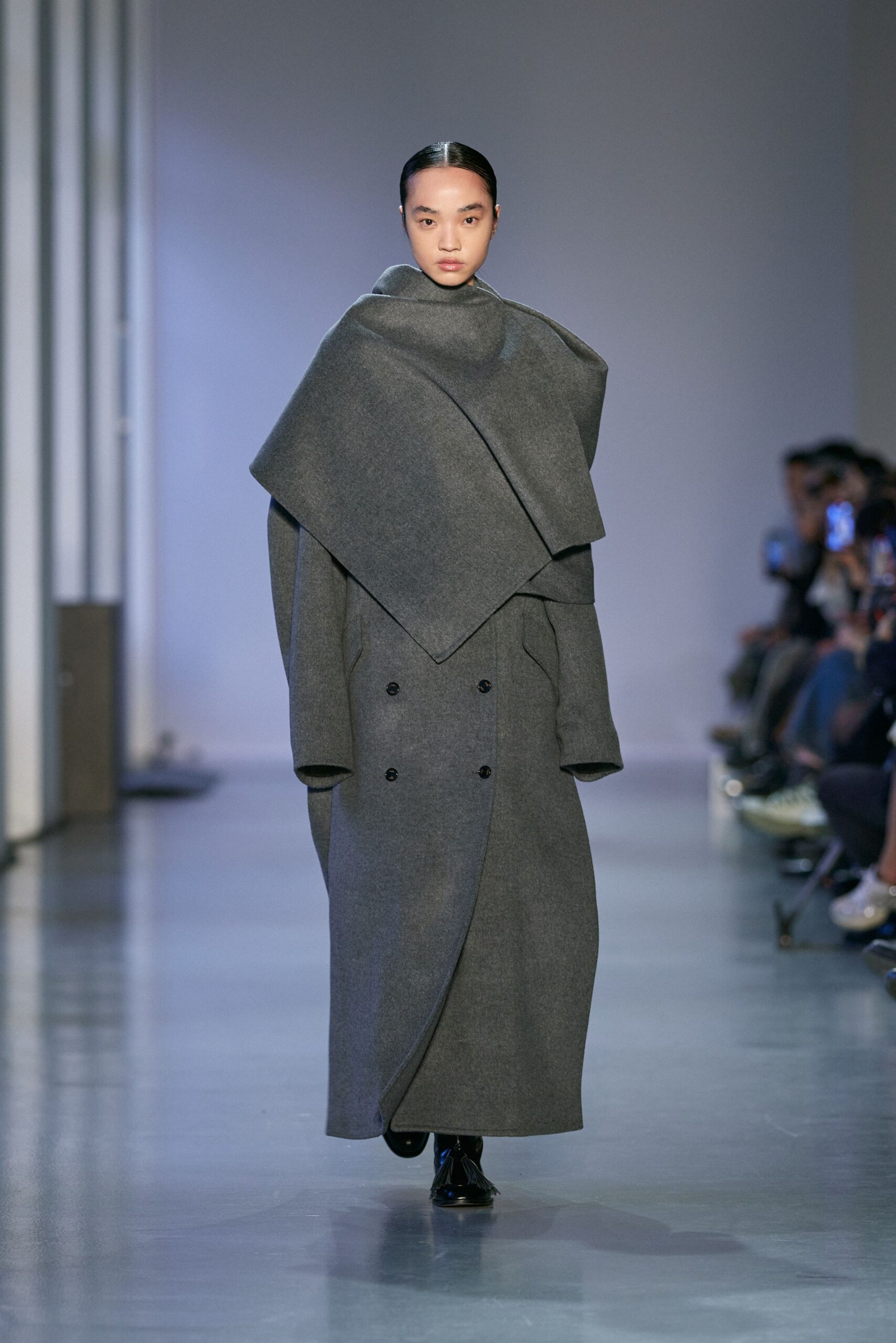 gray wool long-sleeve collared oversized draped coat