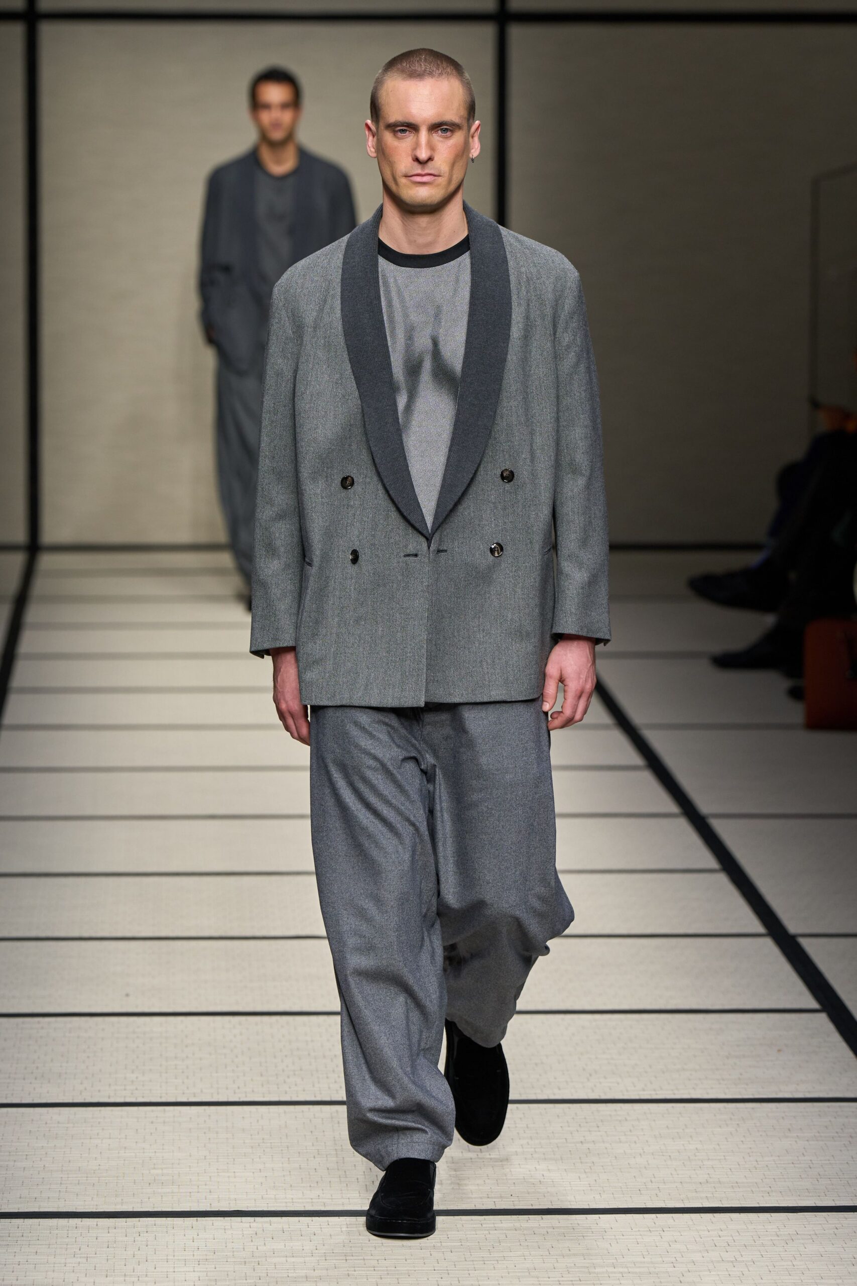 gray wool long-sleeve collared relaxed buttoned suit