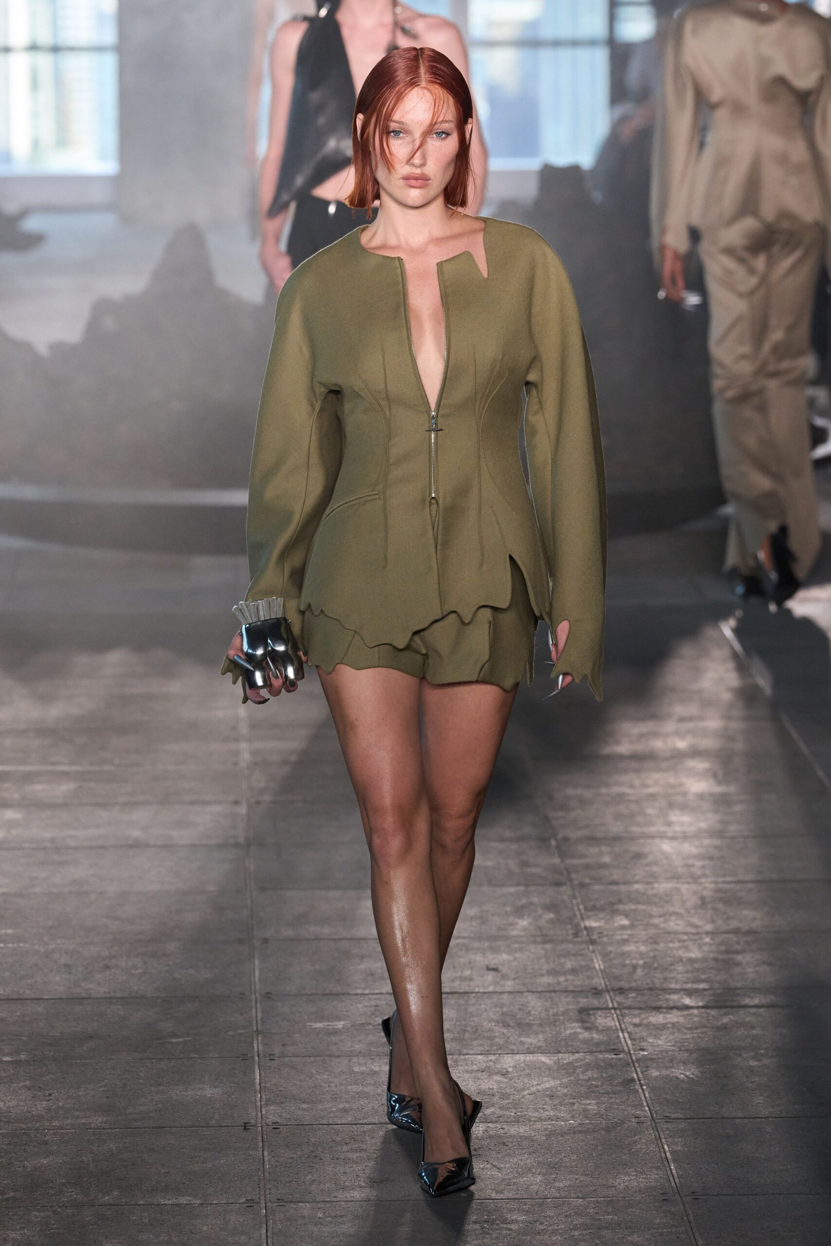 green cotton fitted pleated short shorts