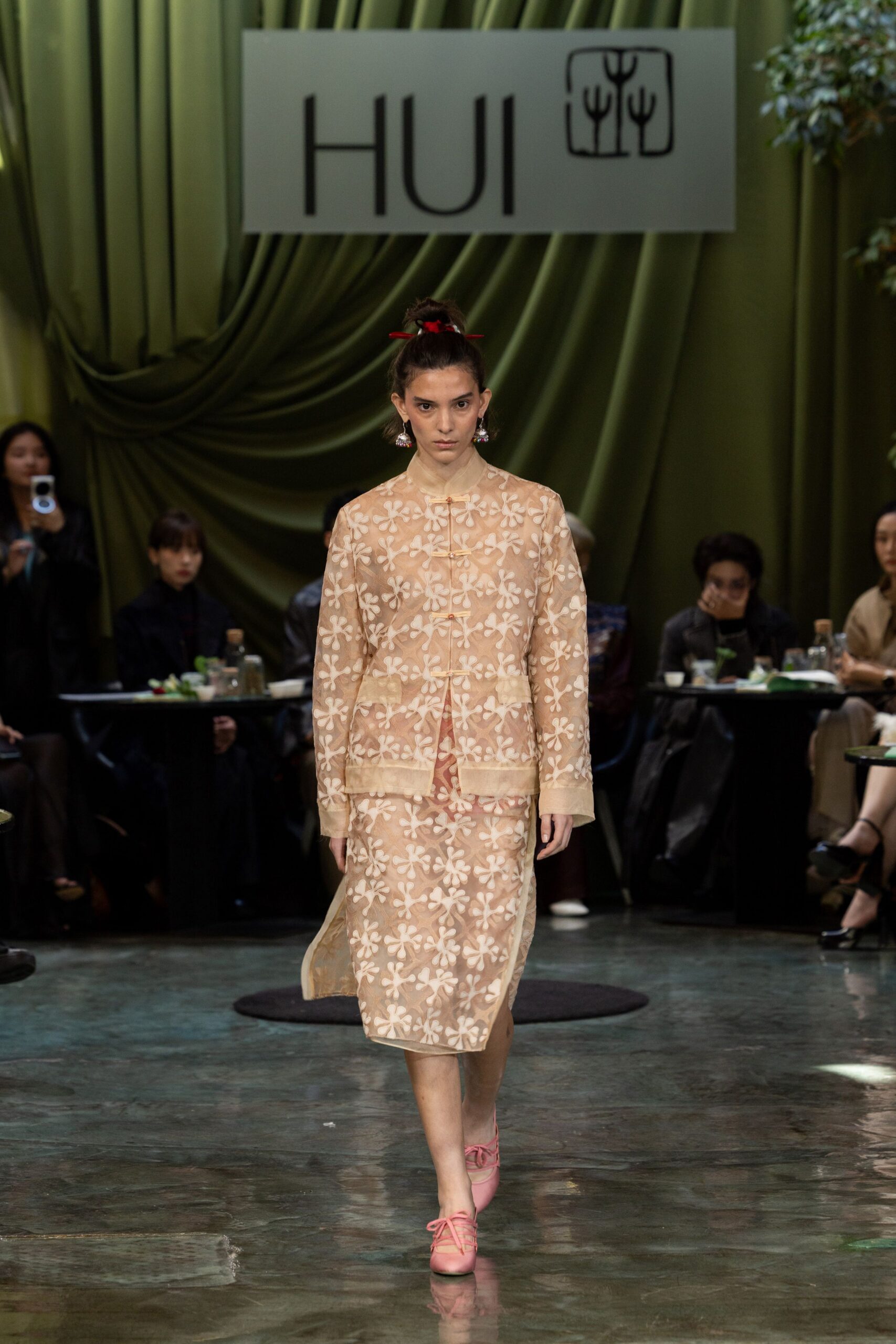 beige silk long-sleeve collared fitted embroidered jacket