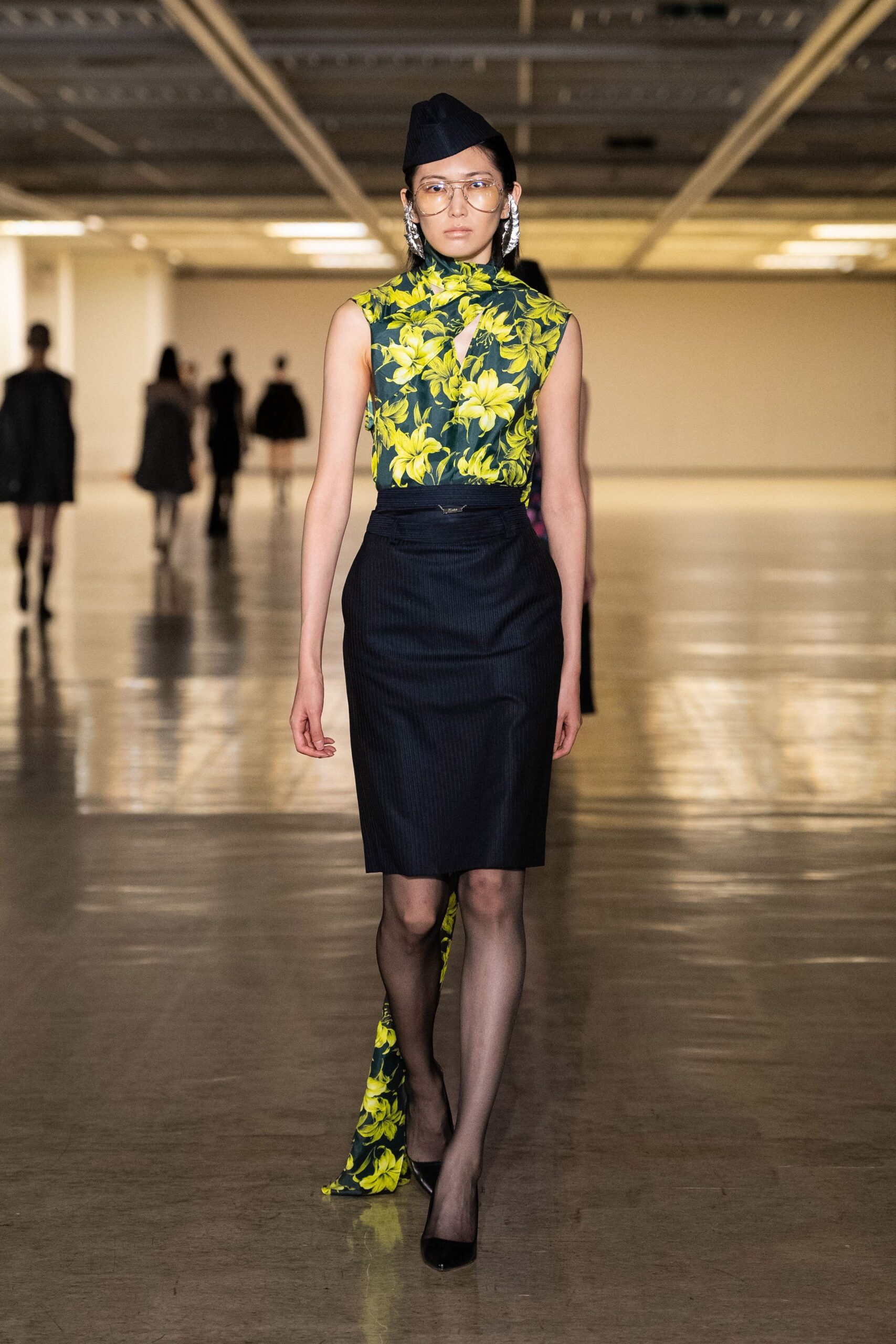floral fitted top with pencil skirt