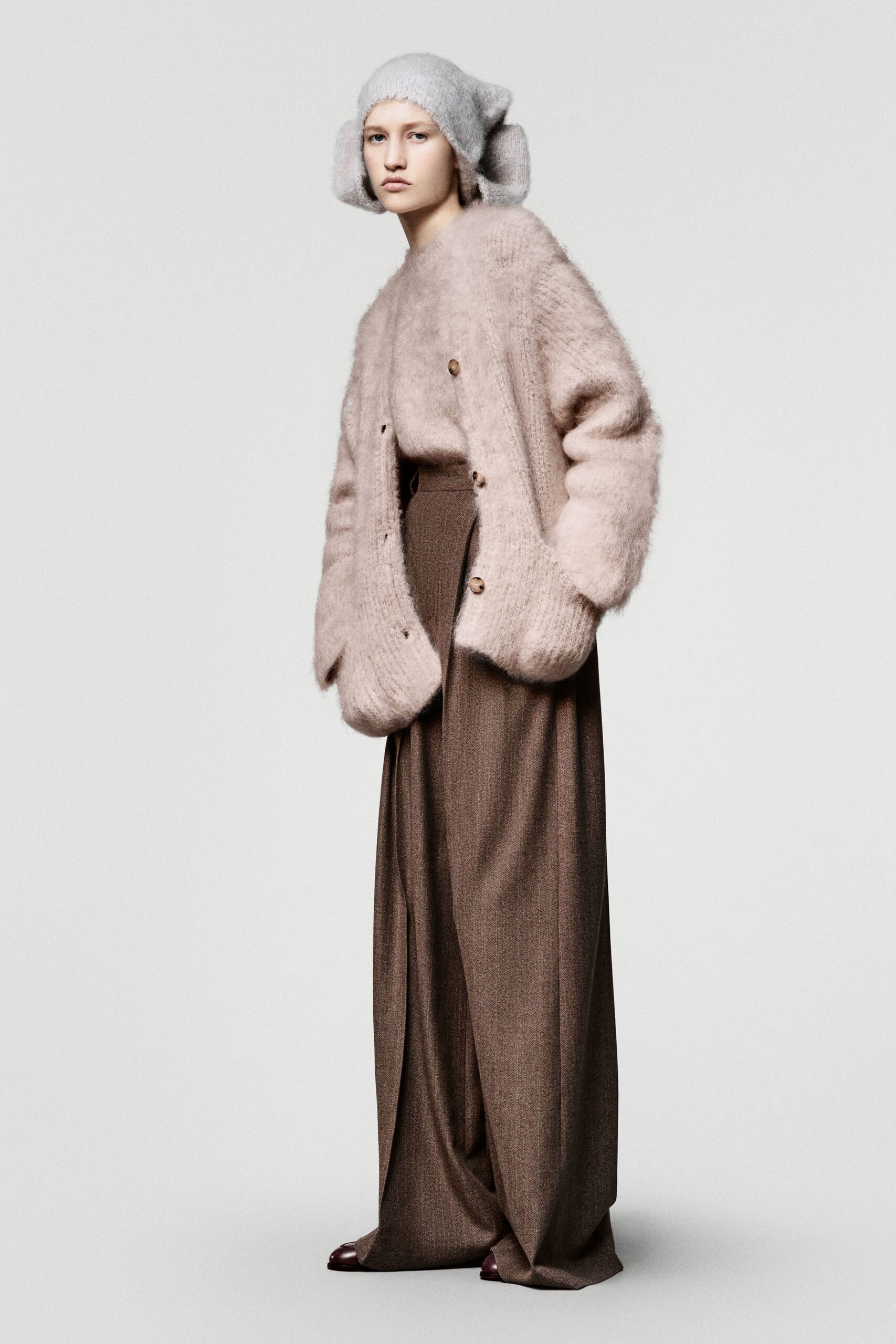 beige wool long-sleeve collared oversized buttoned cardigan