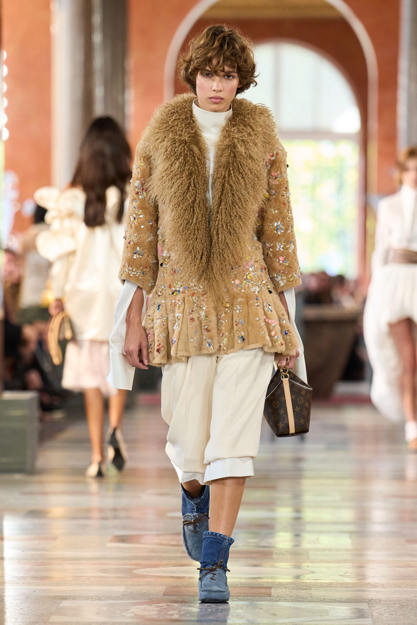 beige fur long-sleeve collared fitted embroidered layered coat