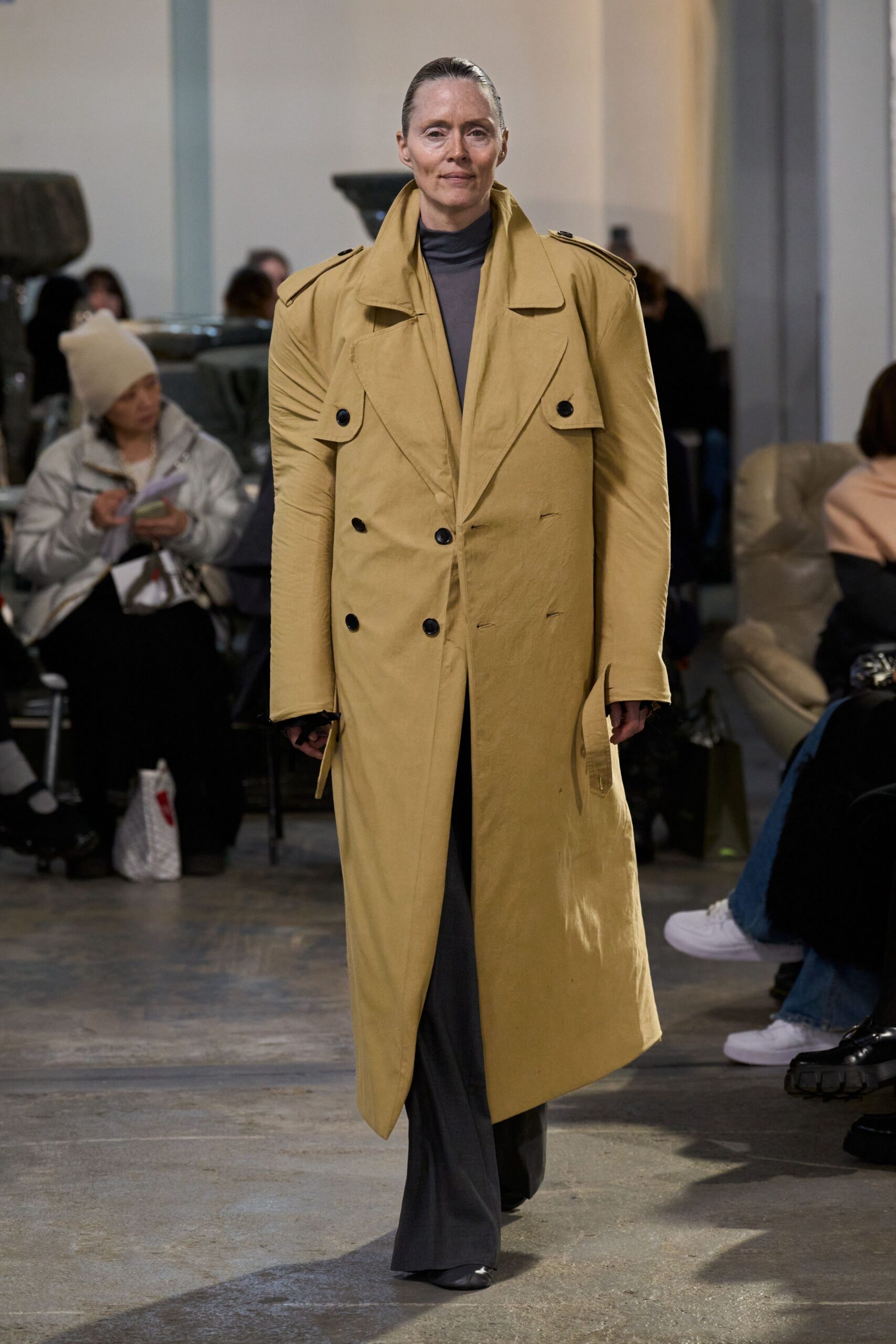 beige cotton long-sleeve collared relaxed buttoned coat