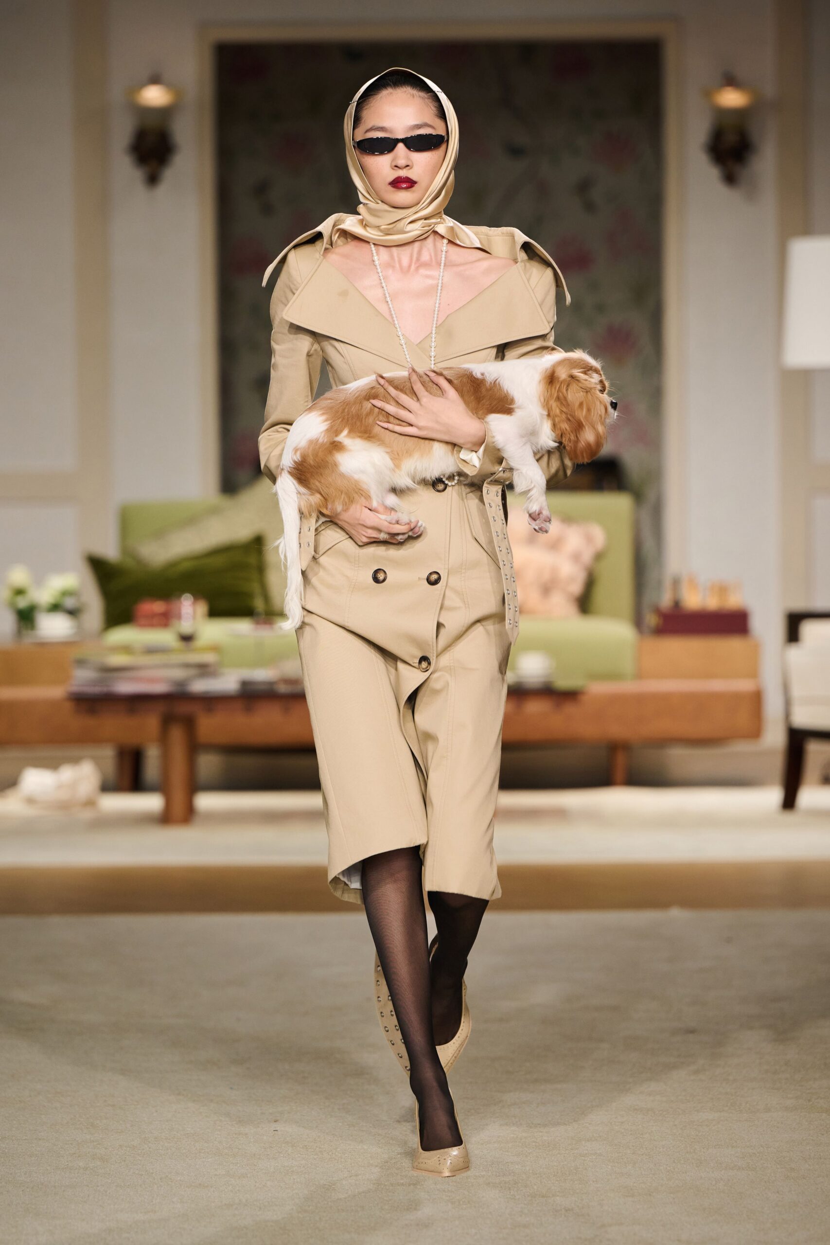 beige cotton long-sleeve collared fitted buttoned jacket