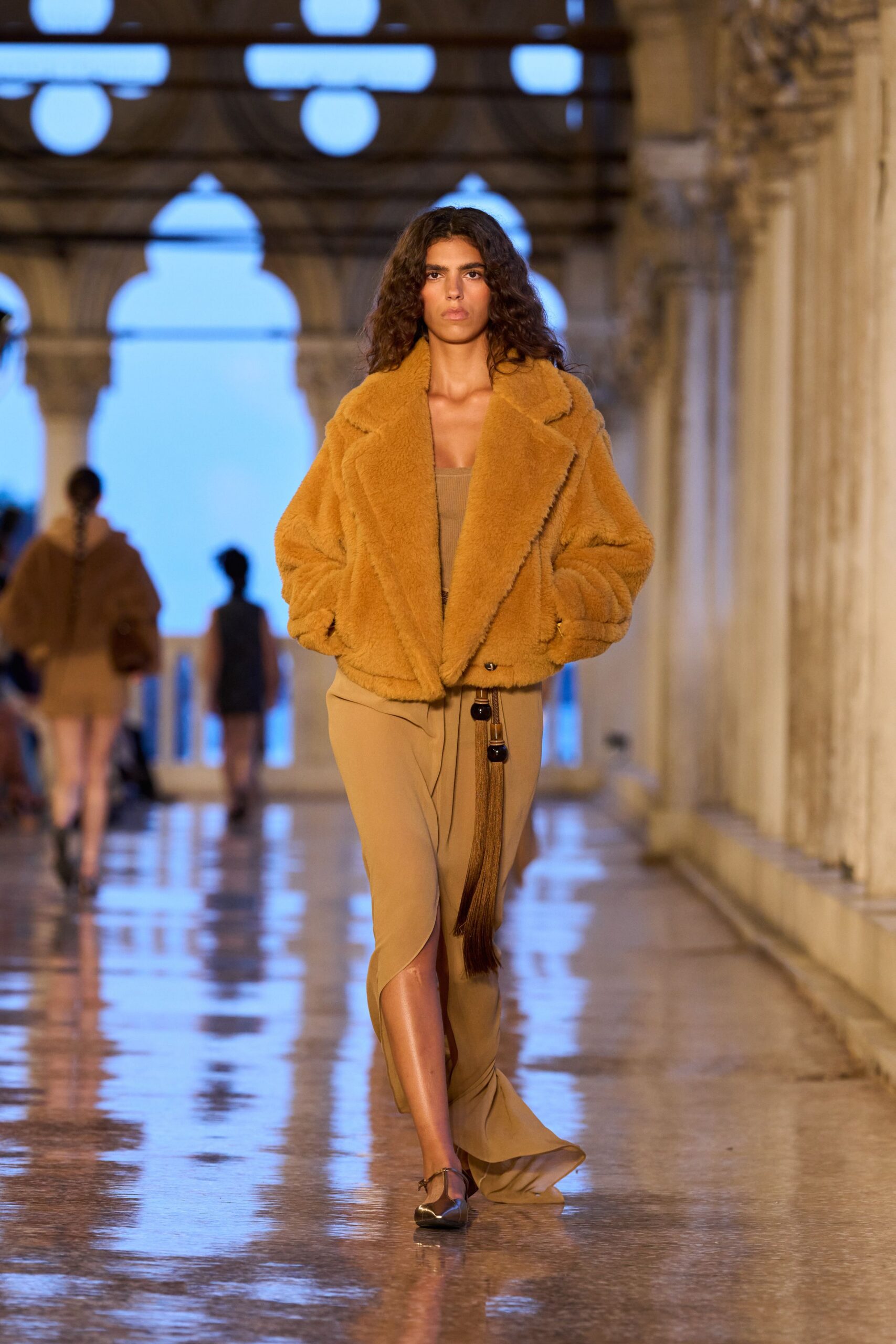 brown faux-fur coat beige dress