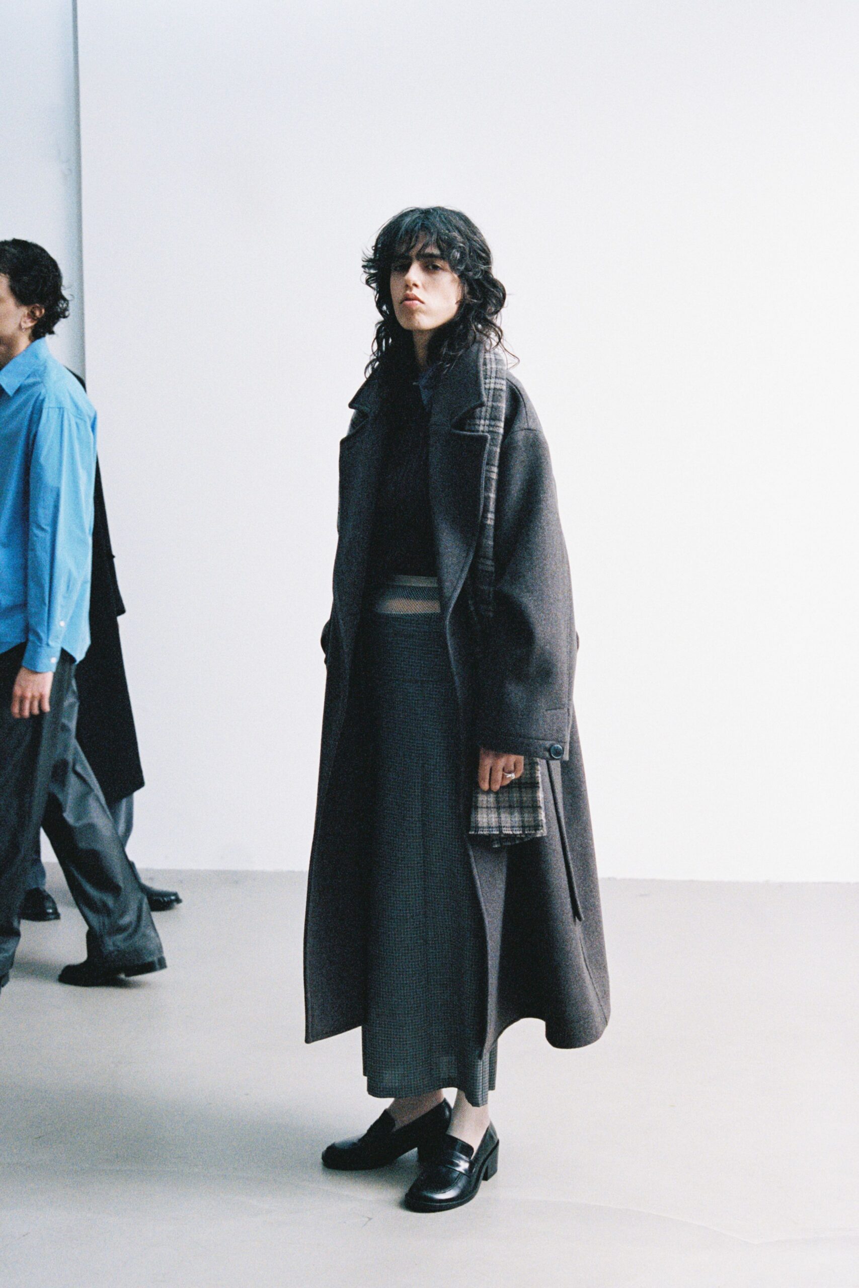 gray wool long-sleeve collared relaxed buttoned layered coat