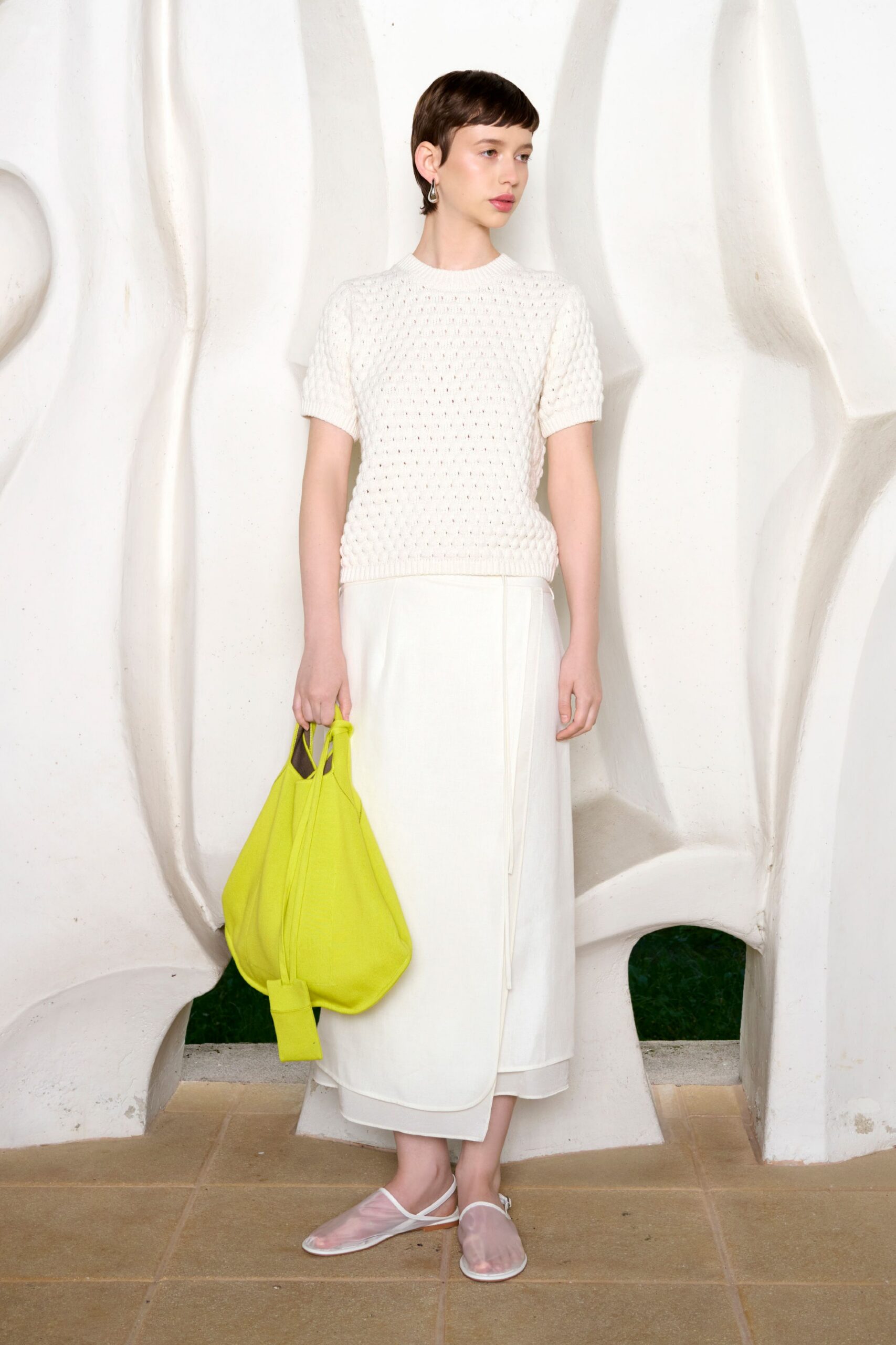 white cotton short-sleeve collared fitted textured top