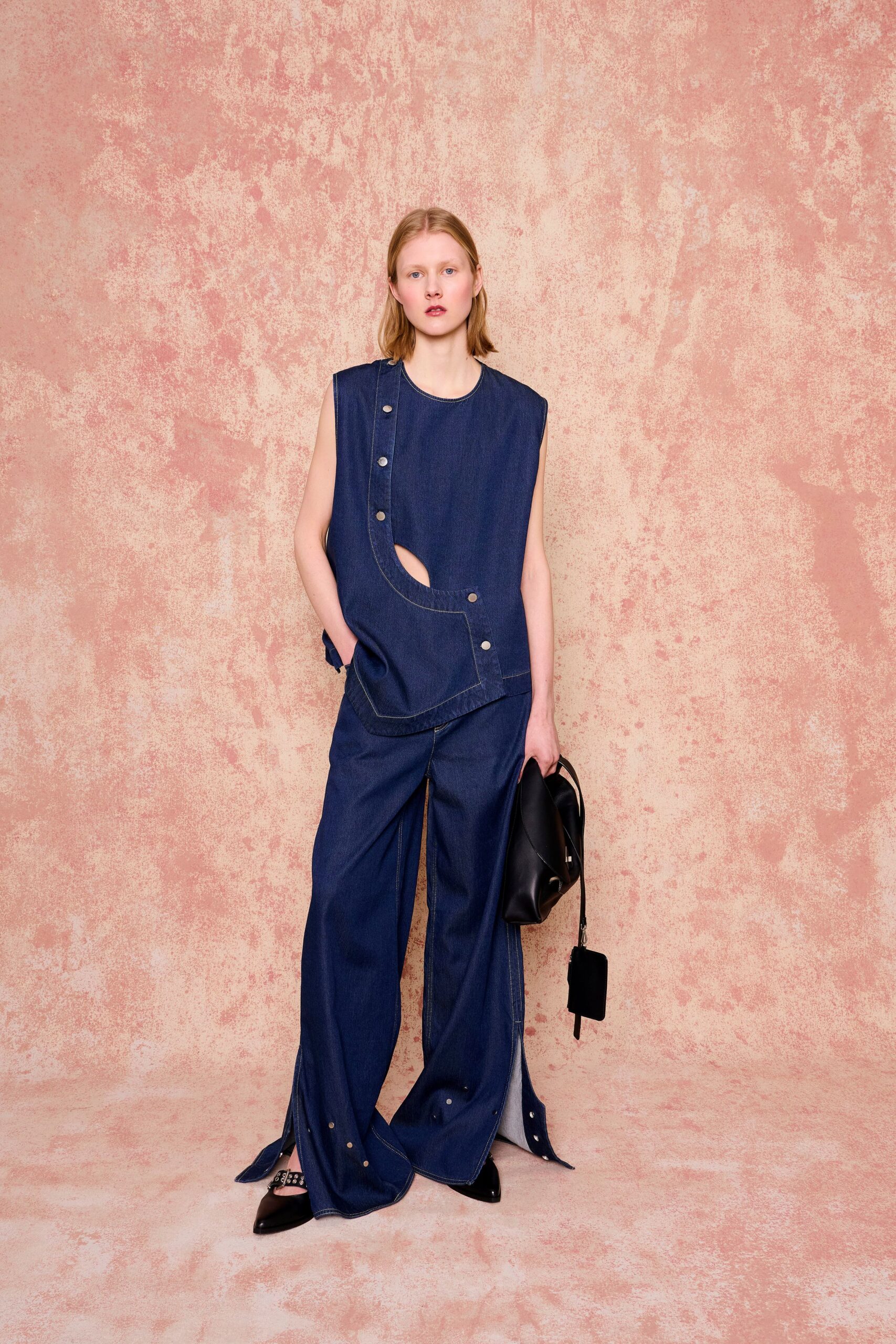 blue denim sleeveless cutout relaxed buttoned top