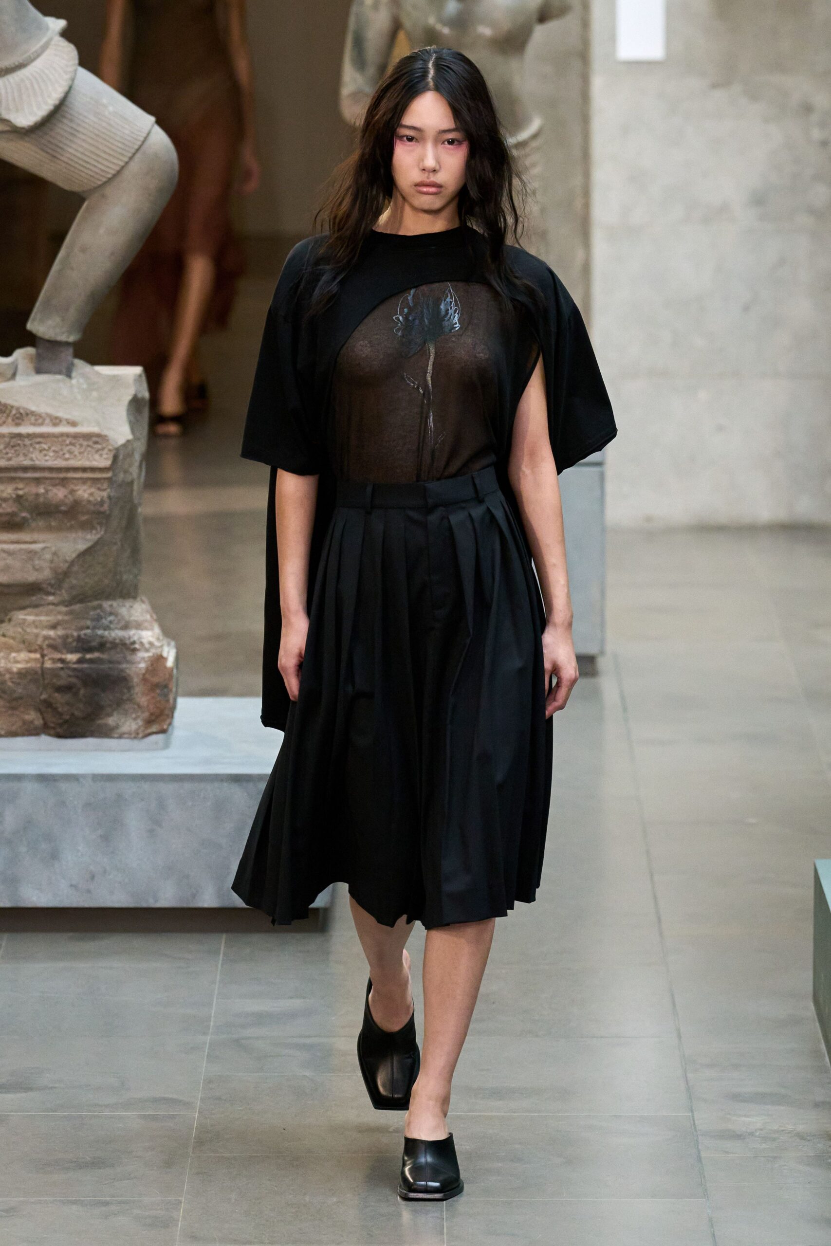 black mesh sleeveless v-neck fitted printed sheer top