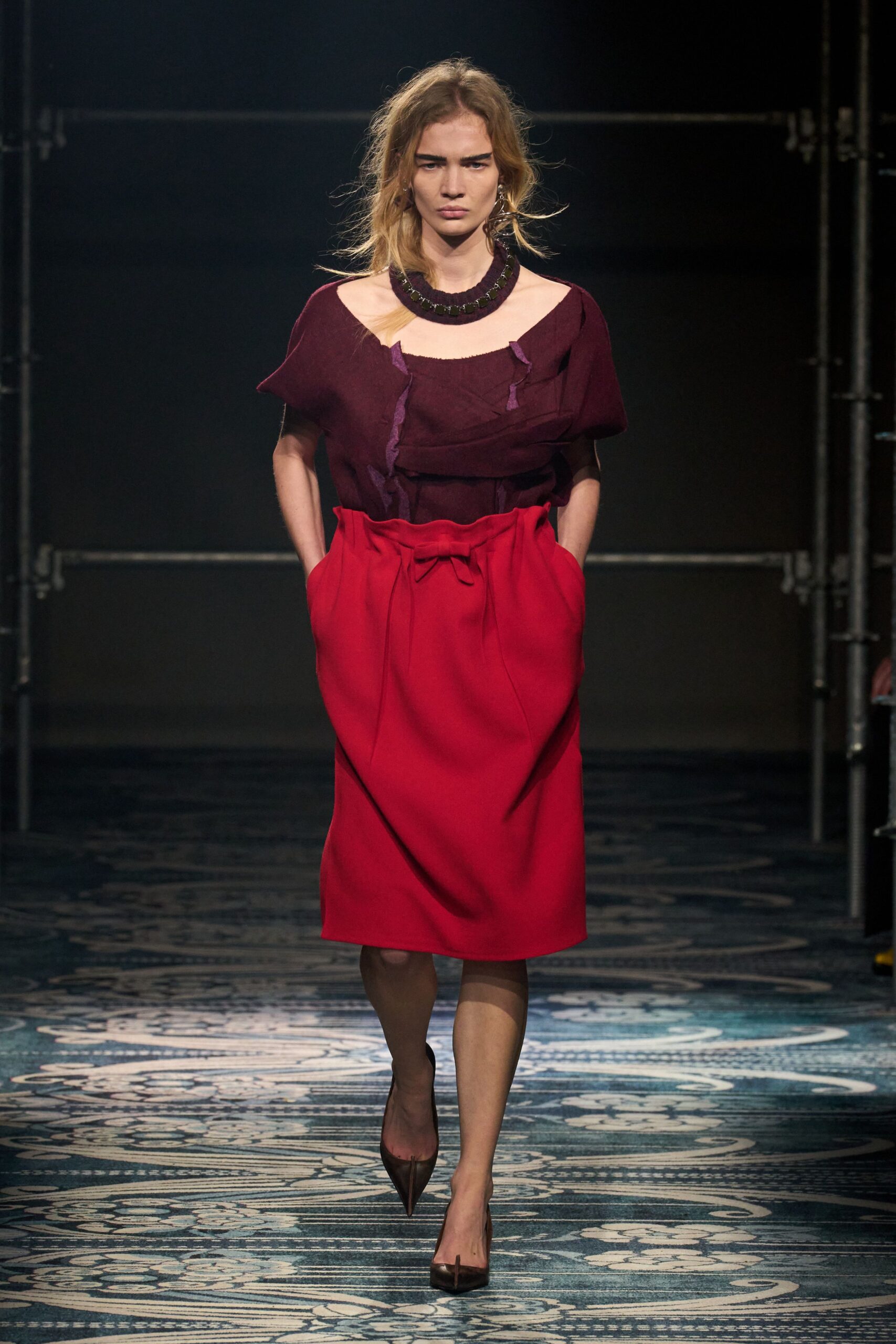 red fitted high-waisted belted skirt
