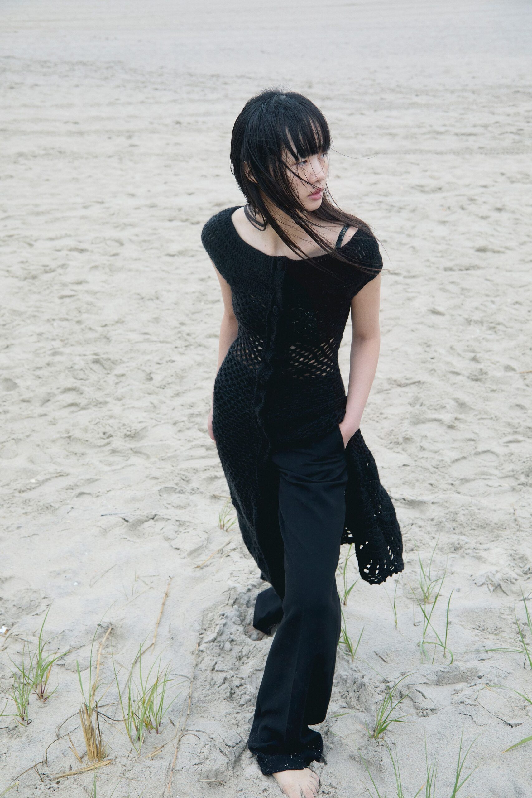black cotton sleeveless v-neck fitted top