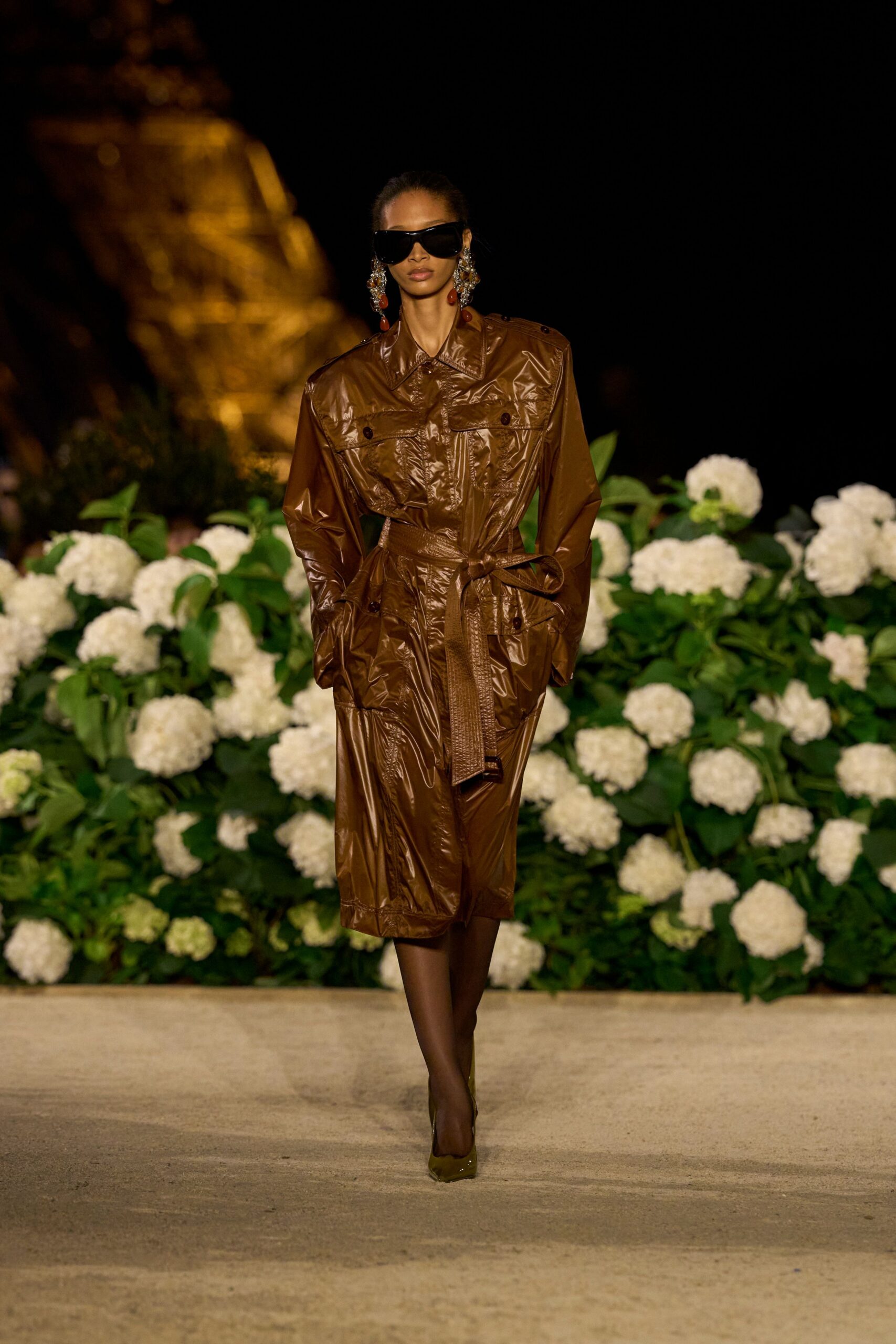 brown vinyl long-sleeve collared fitted belted coat